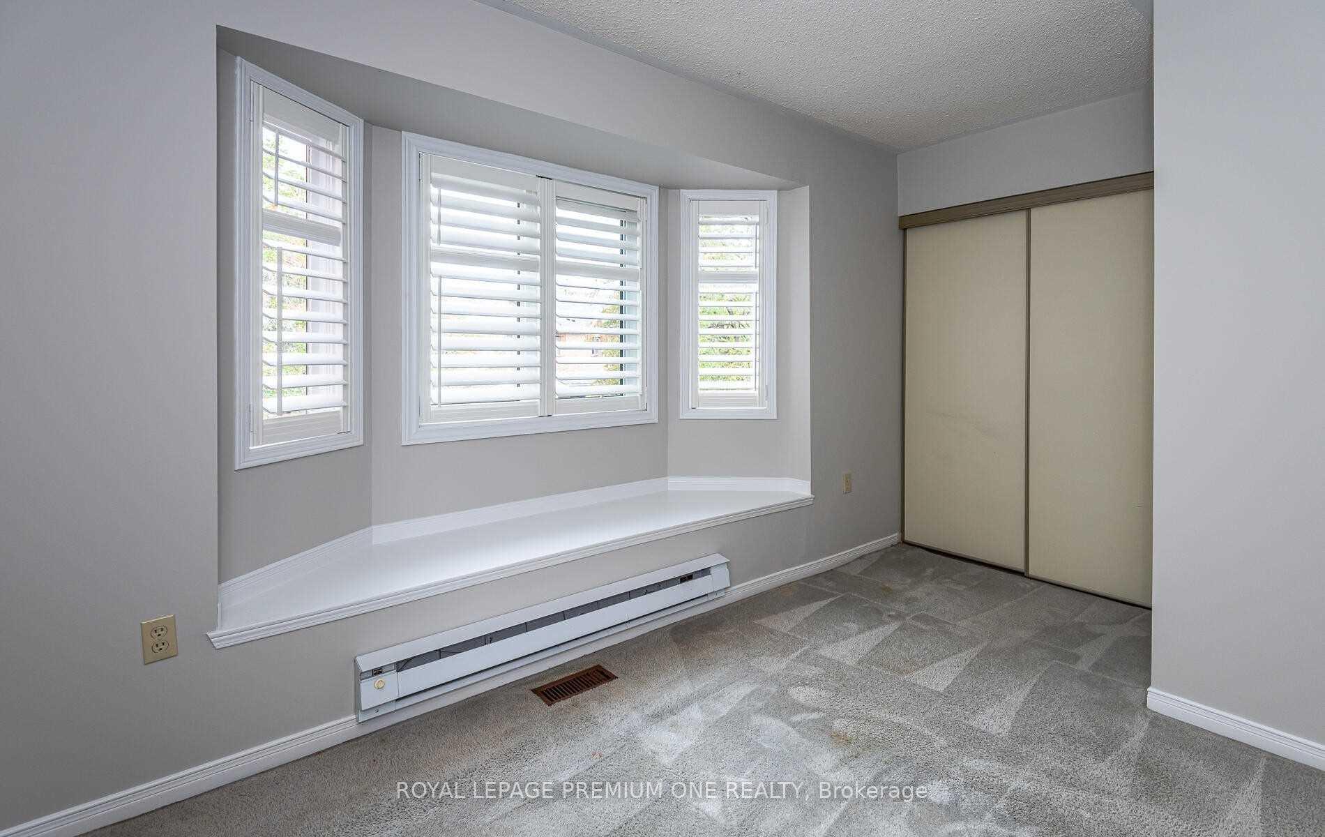 Photo 18 of 919 Caribou Valley Circle, Newmarket, Armitage — HOMEH