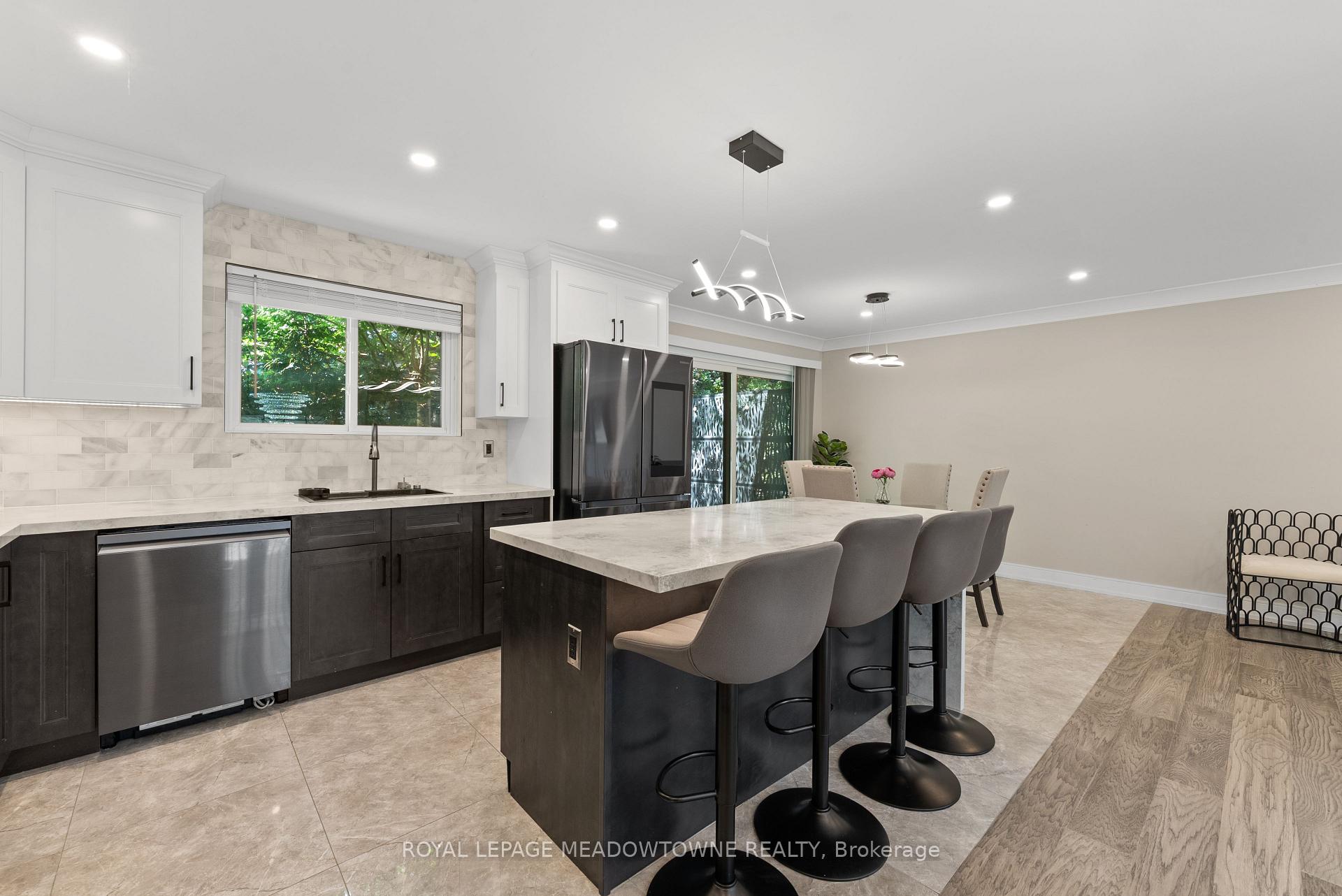 Photo 9 of 1268 Forest Hill, Oakville, Falgarwood — HOMEH
