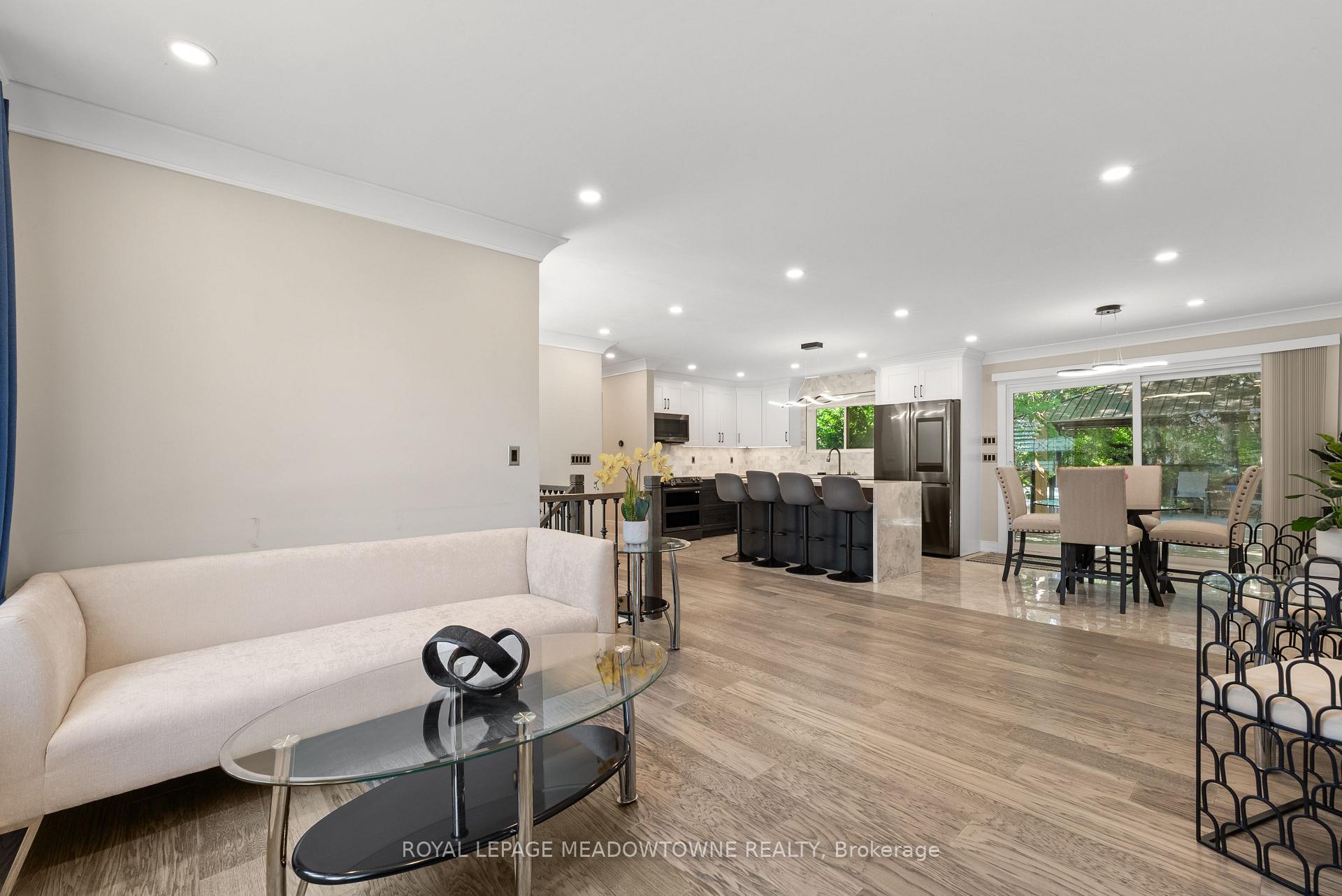 Photo 10 of 1268 Forest Hill, Oakville, Falgarwood — HOMEH