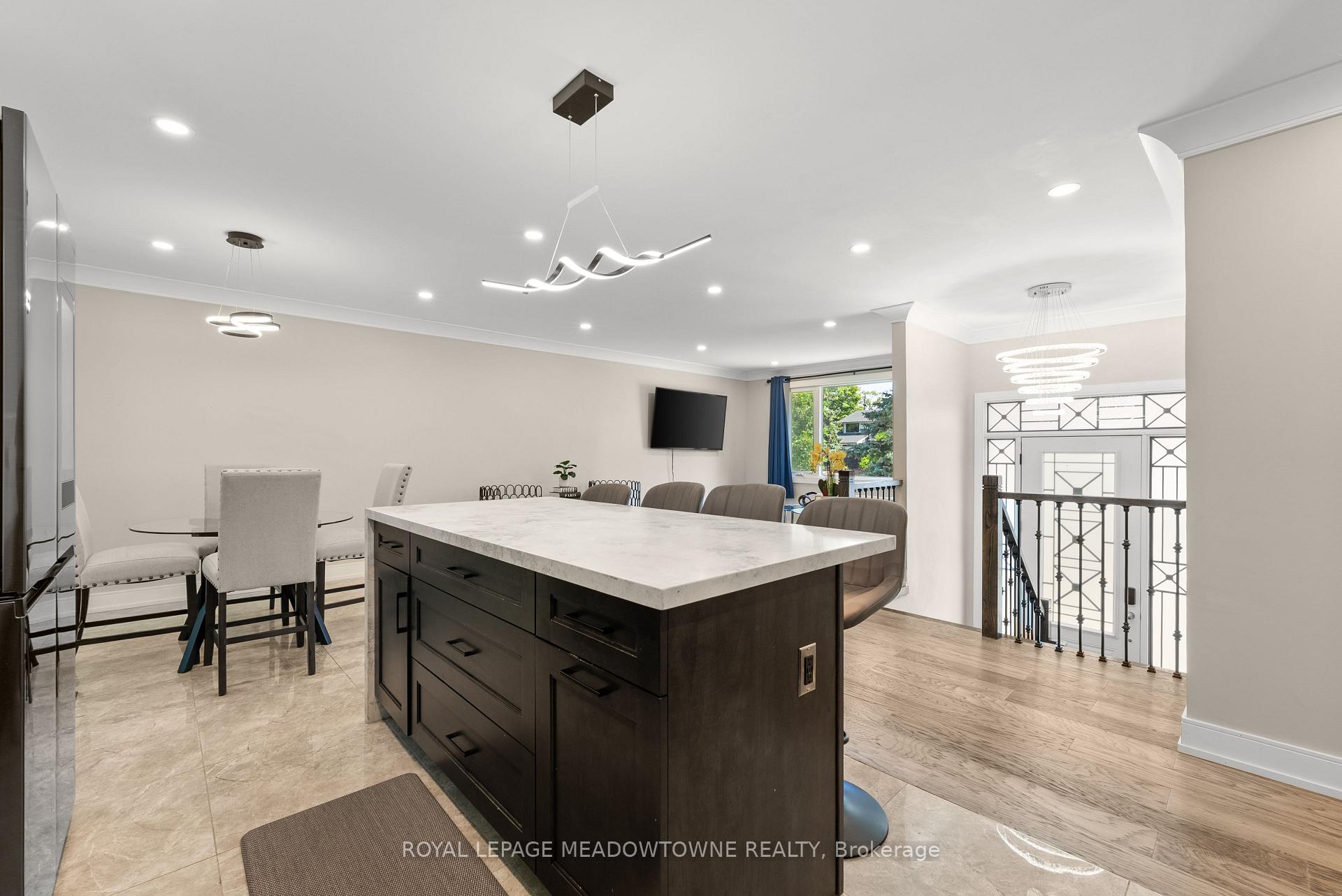 Photo 13 of 1268 Forest Hill, Oakville, Falgarwood — HOMEH