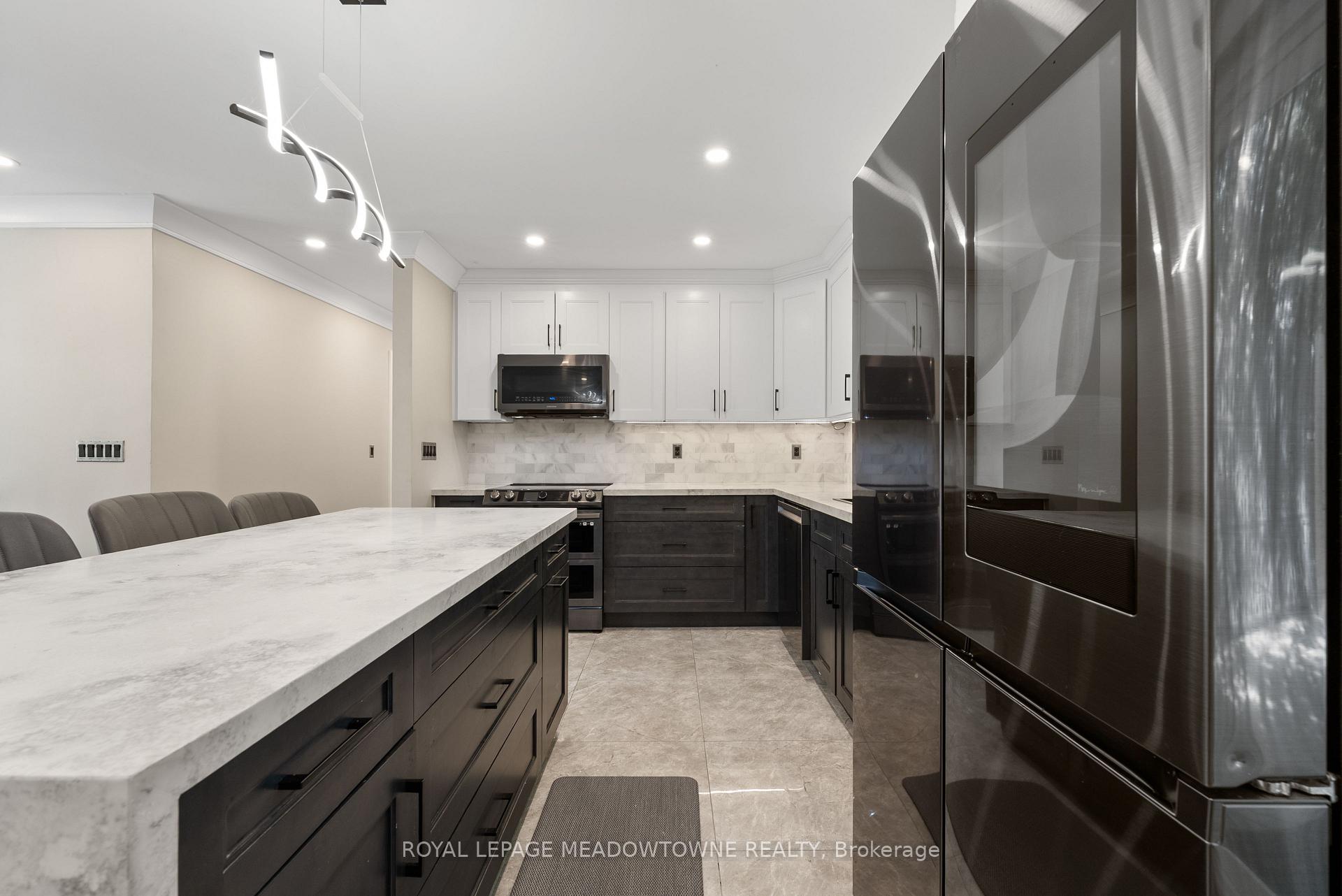 Photo 14 of 1268 Forest Hill, Oakville, Falgarwood — HOMEH