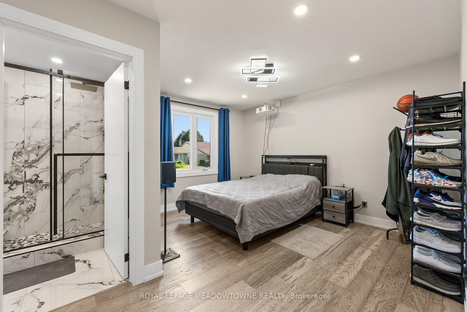 Photo 15 of 1268 Forest Hill, Oakville, Falgarwood — HOMEH