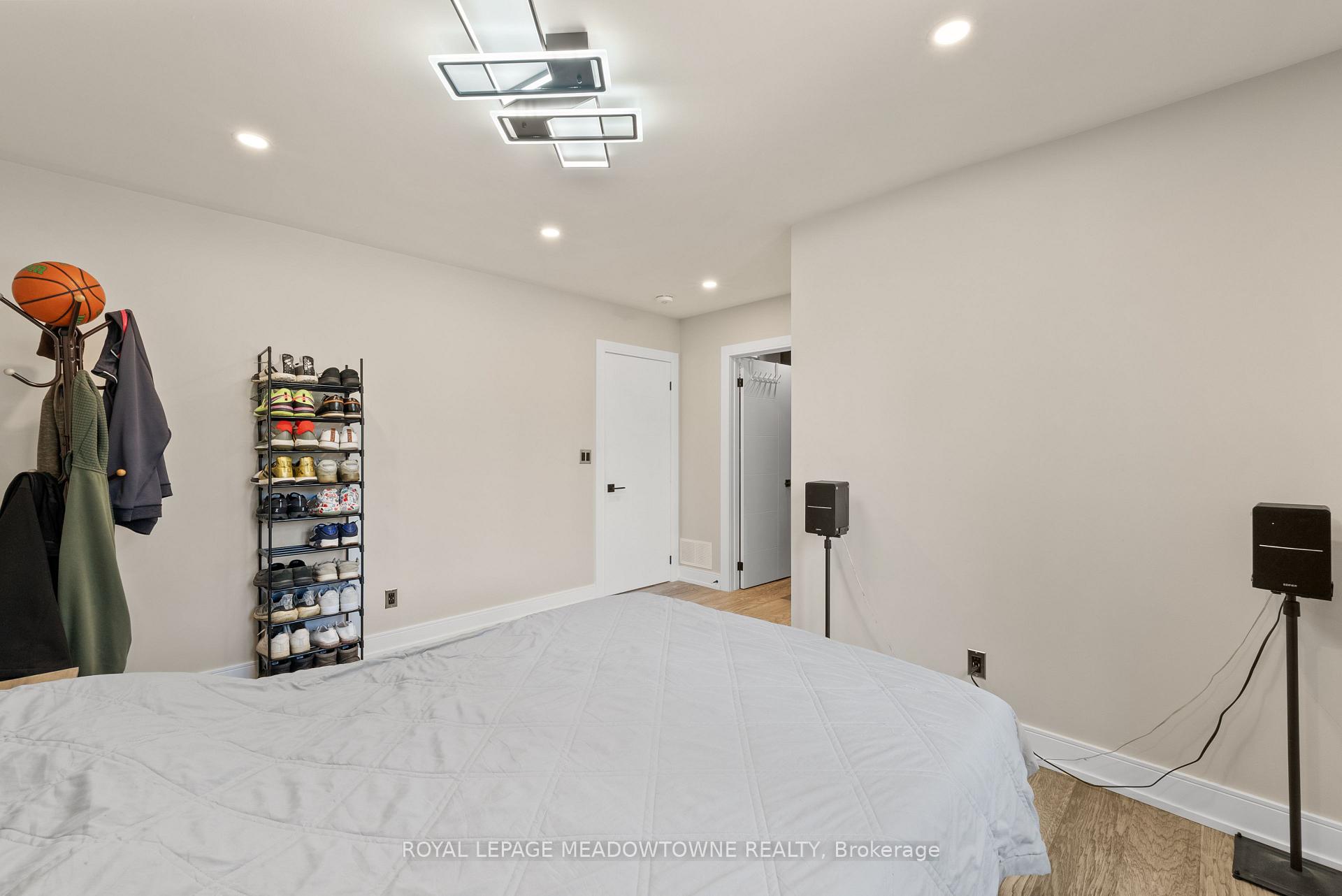 Photo 16 of 1268 Forest Hill, Oakville, Falgarwood — HOMEH