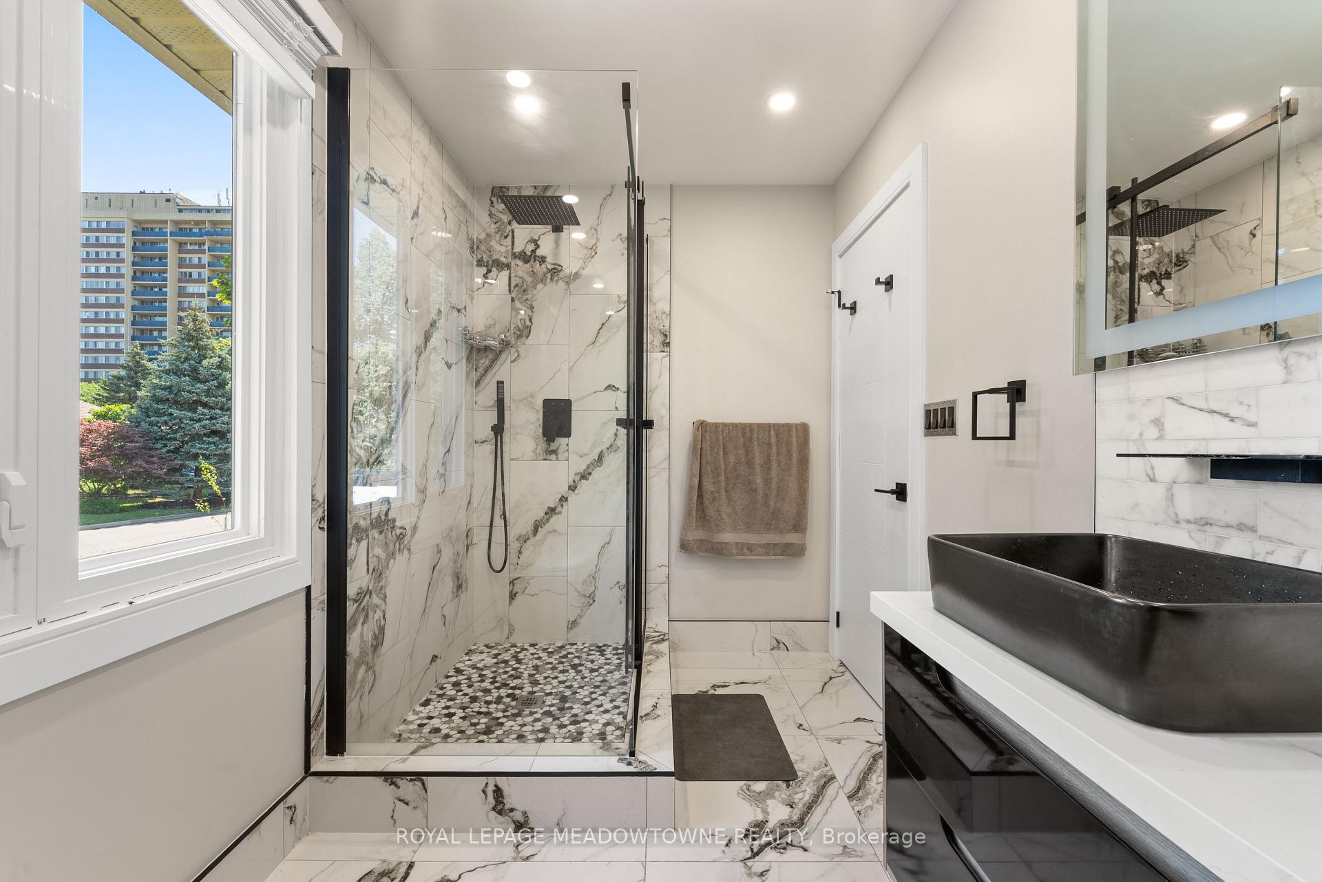 Photo 17 of 1268 Forest Hill, Oakville, Falgarwood — HOMEH