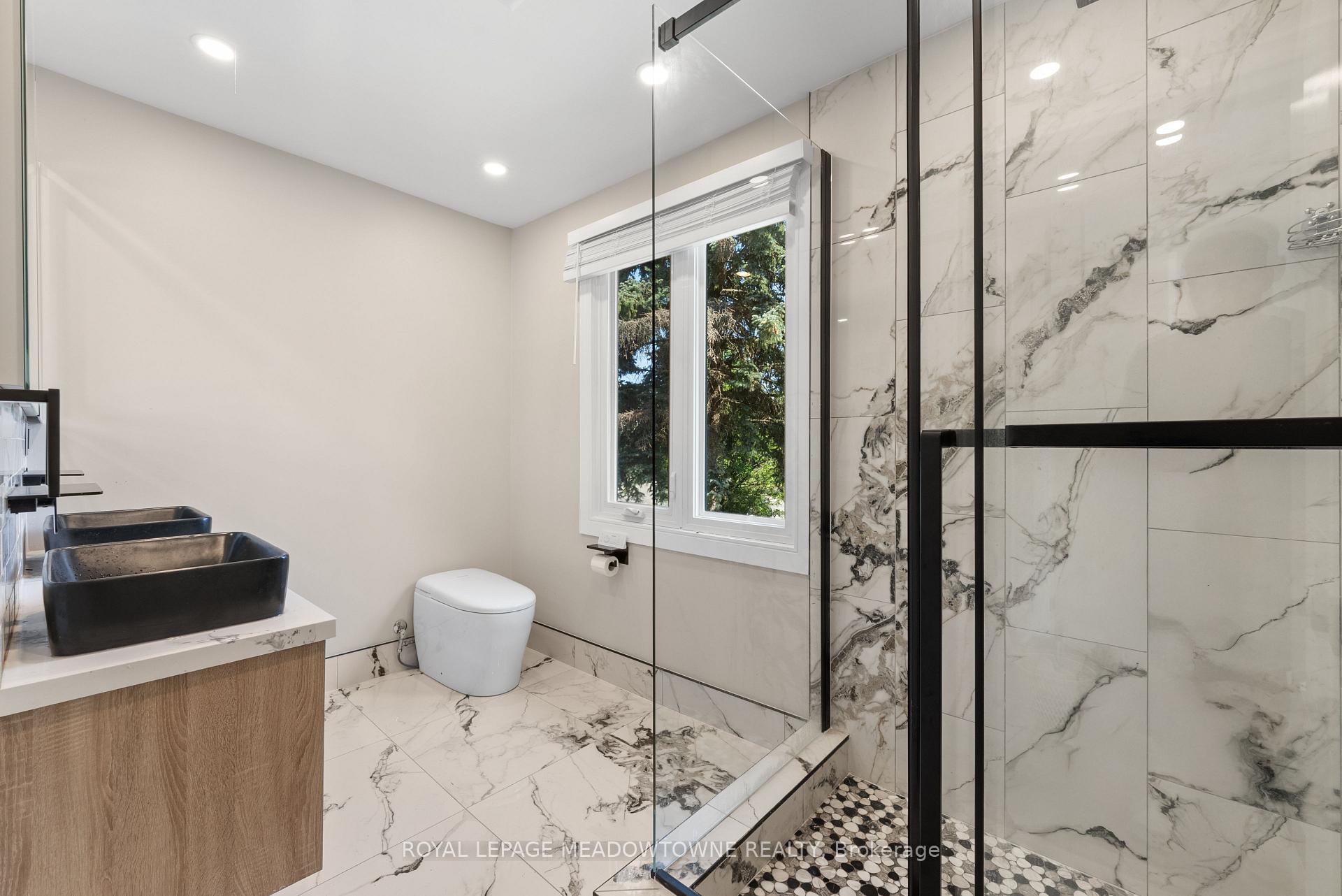 Photo 18 of 1268 Forest Hill, Oakville, Falgarwood — HOMEH