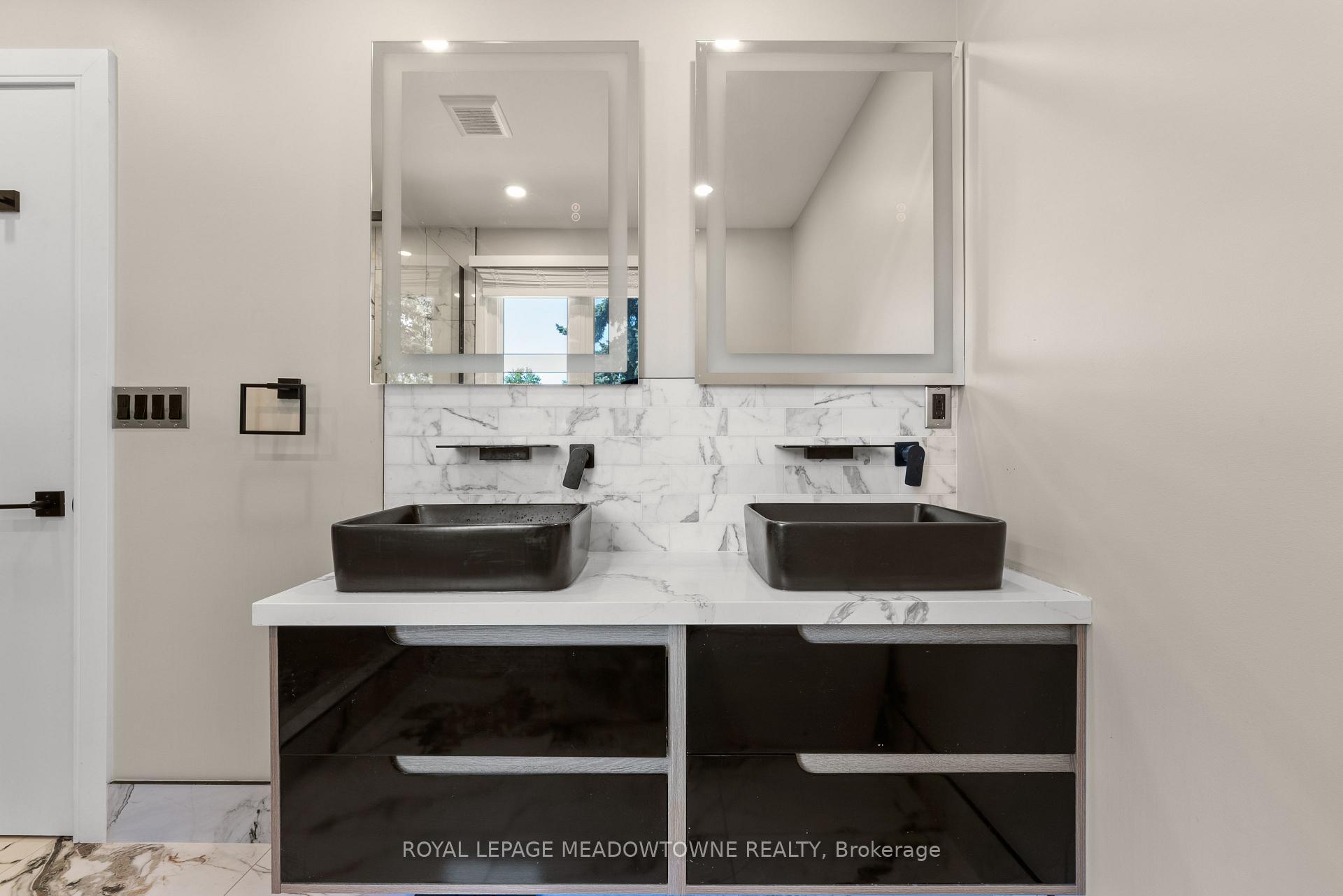 Photo 19 of 1268 Forest Hill, Oakville, Falgarwood — HOMEH