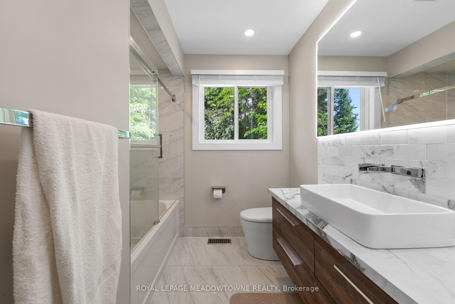 Photo 23 of 1268 Forest Hill, Oakville, Falgarwood — HOMEH