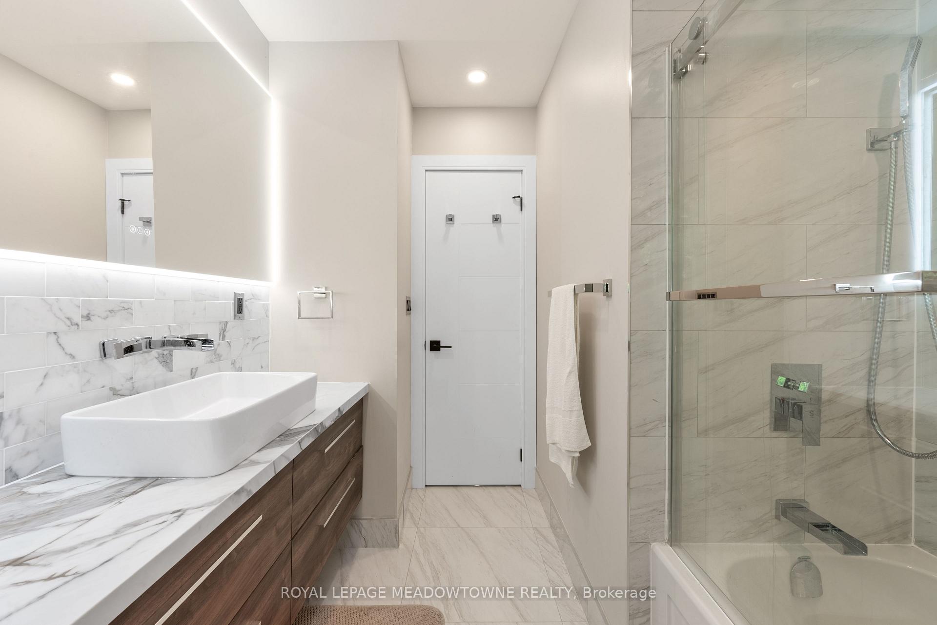 Photo 24 of 1268 Forest Hill, Oakville, Falgarwood — HOMEH