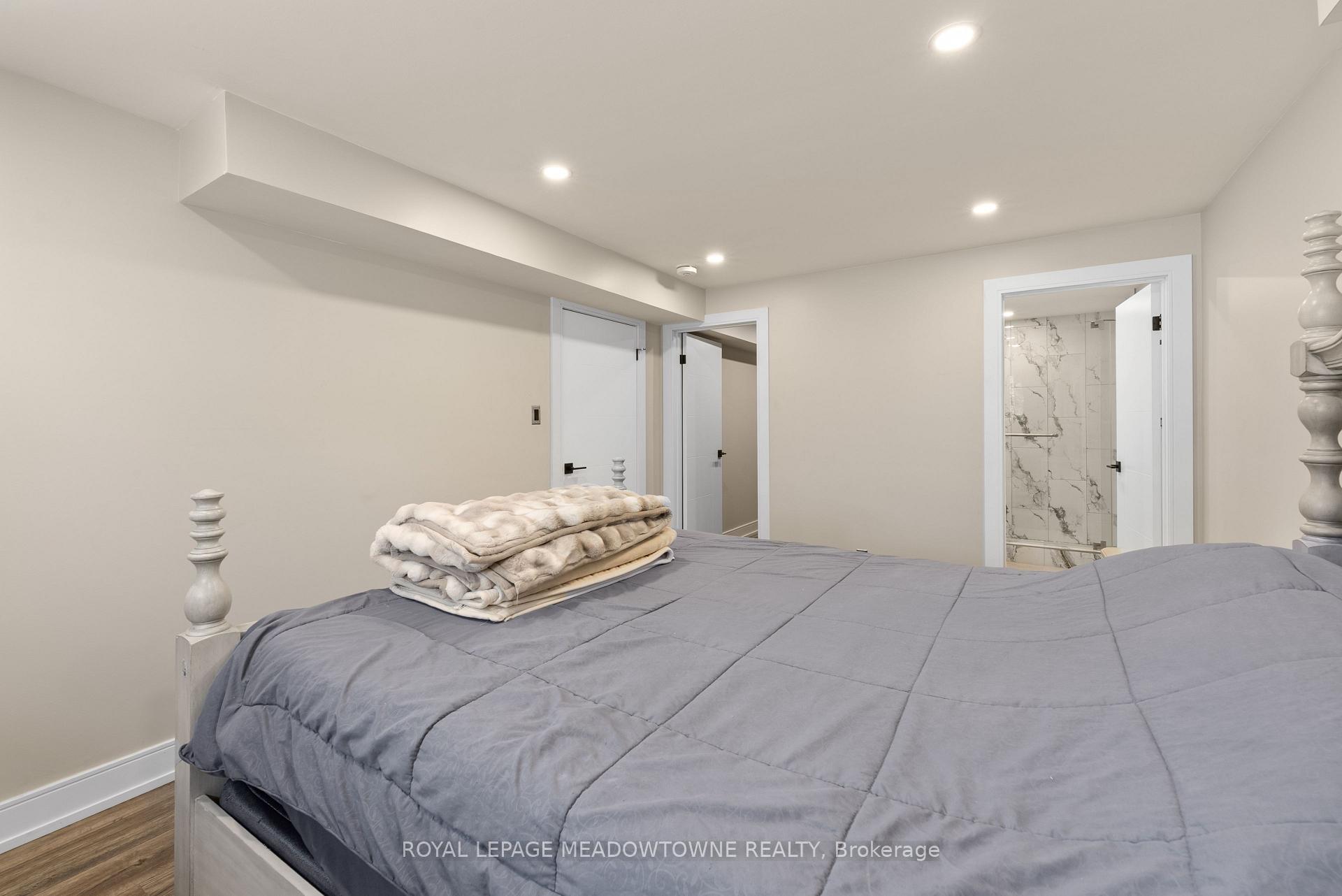 Photo 29 of 1268 Forest Hill, Oakville, Falgarwood — HOMEH