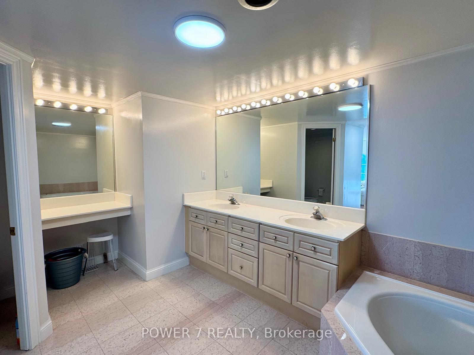 Photo 24 of Unit PH304, 101 Subway Crescent, Etobicoke, Islington-City Centre West — HOMEH