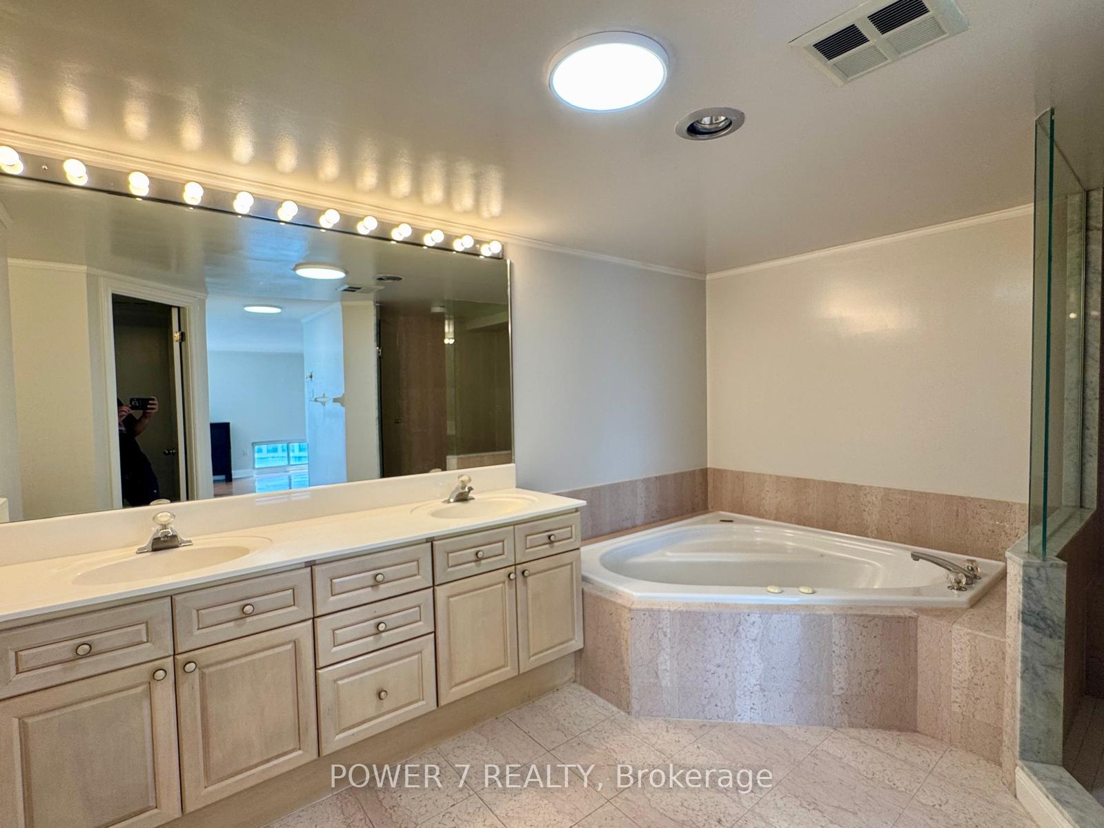 Photo 25 of Unit PH304, 101 Subway Crescent, Etobicoke, Islington-City Centre West — HOMEH