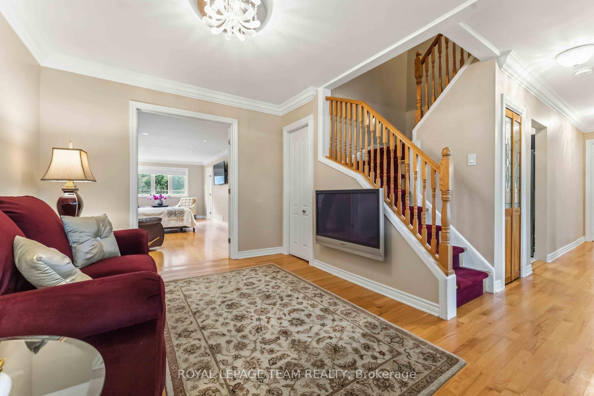 Photo 17 of 115 Mountbatten Avenue, Ottawa, Applewood Acres — HOMEH