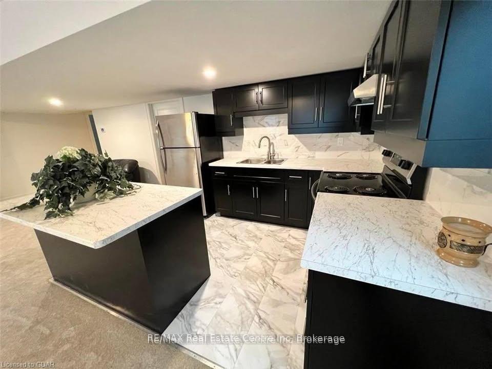 Photo 4 of 11 Owens Way, Guelph, Kortright East — HOMEH