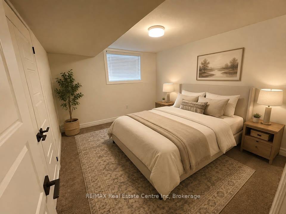 Photo 5 of 11 Owens Way, Guelph, Kortright East — HOMEH