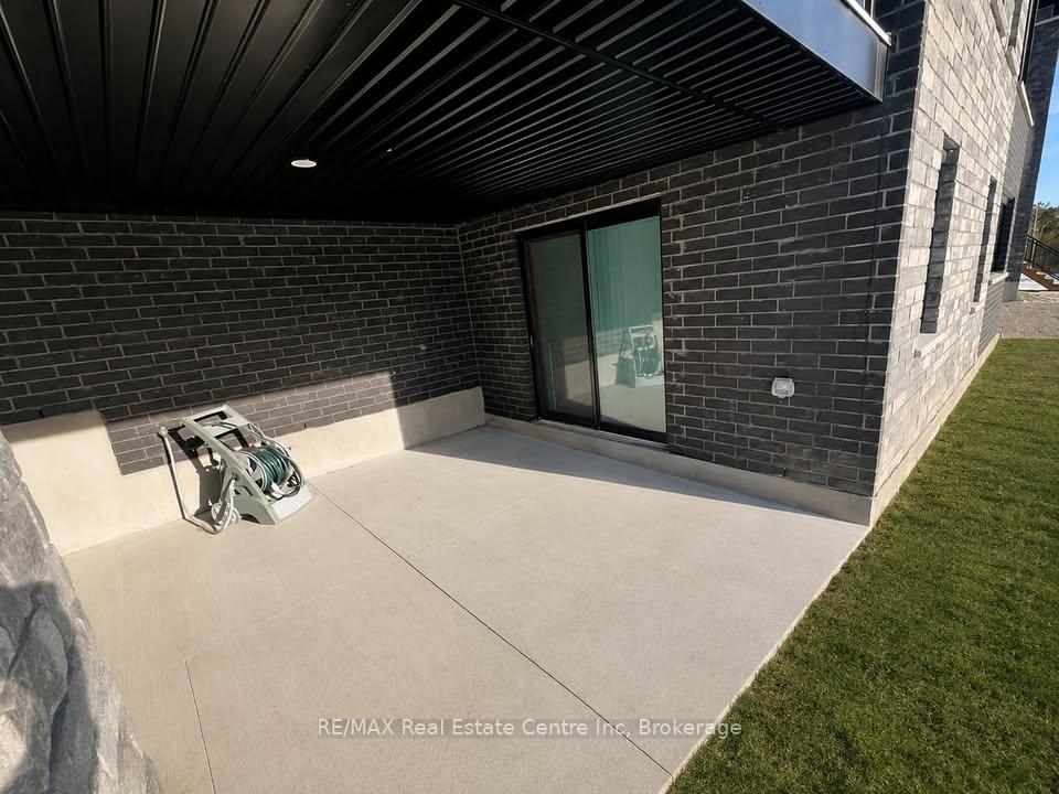 Photo 8 of 11 Owens Way, Guelph, Kortright East — HOMEH