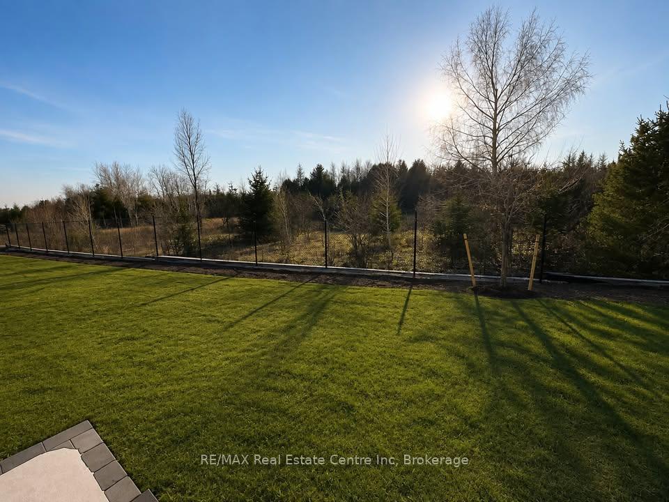 Photo 9 of 11 Owens Way, Guelph, Kortright East — HOMEH