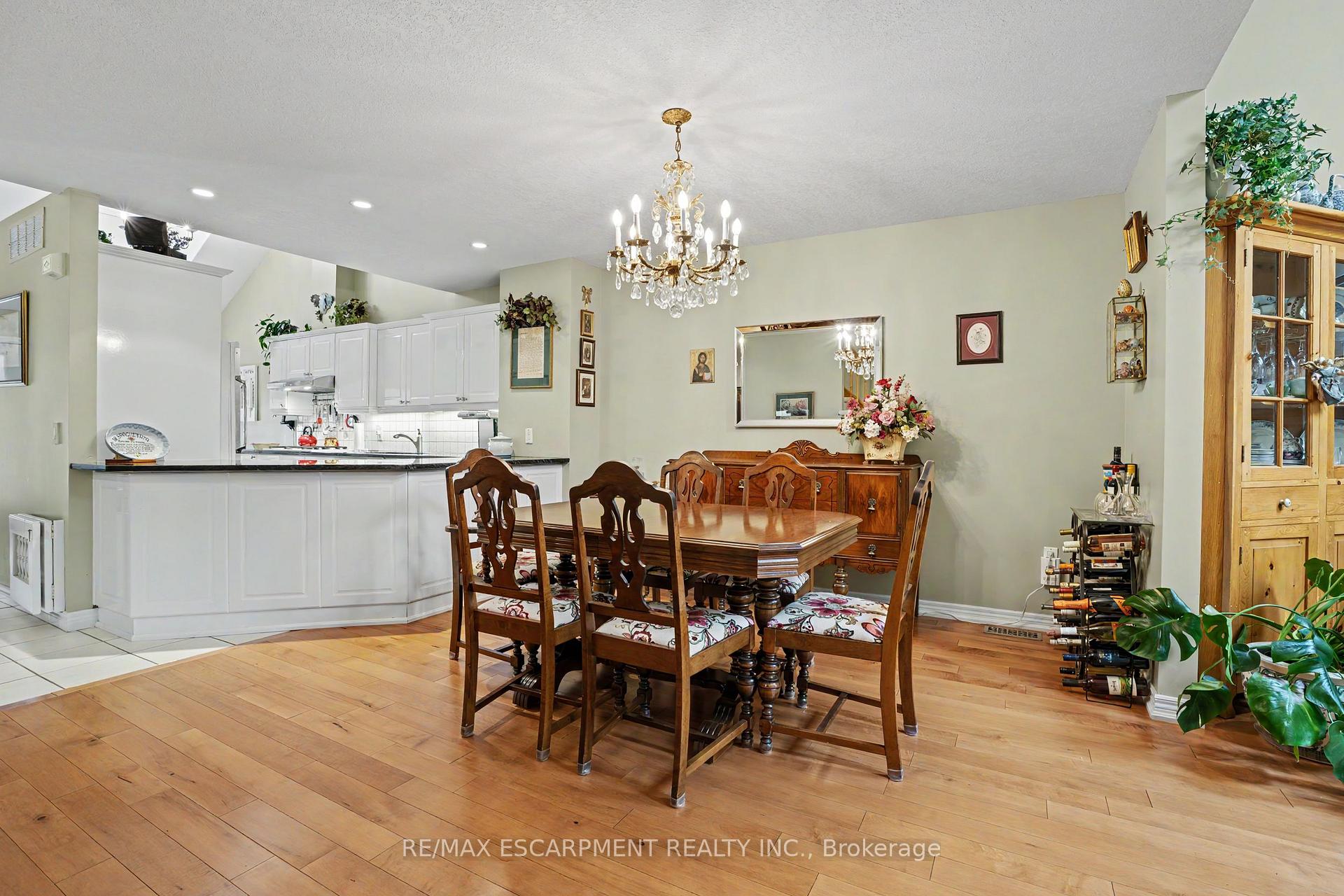 Photo 11 of Unit 6, 1275 Stephenson Drive, Burlington, Brant — HOMEH