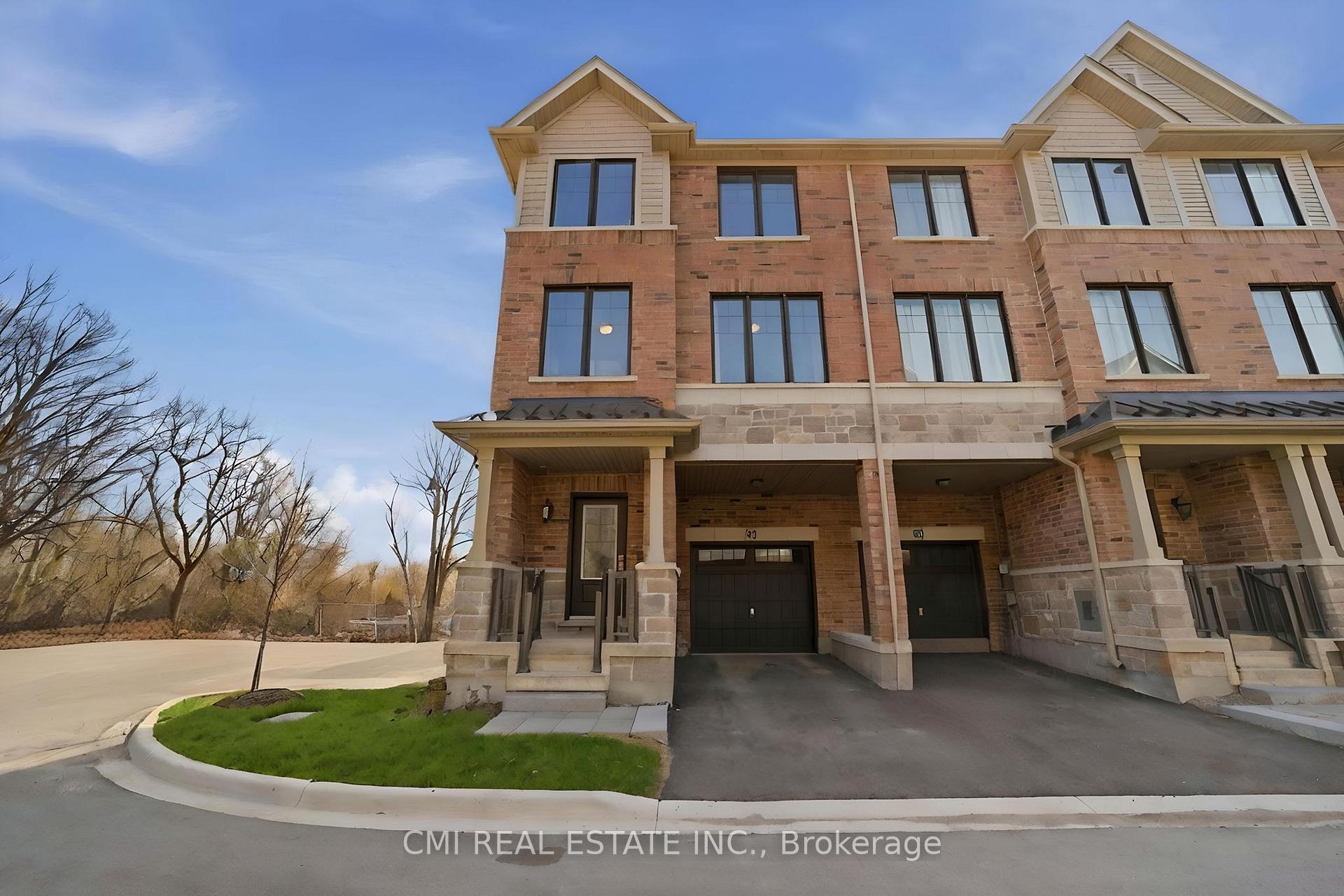 Photo 3 of 64 Folcroft Street, Brampton, Credit Valley — HOMEH
