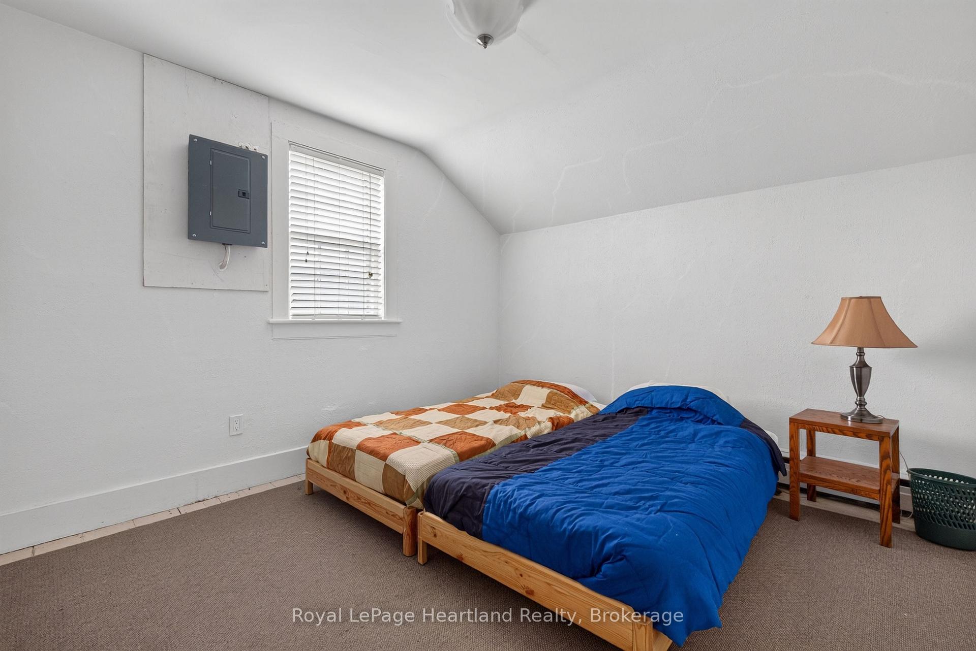 Photo 24 of 18 Nelson Street E, Goderich, Goderich (Town) — HOMEH