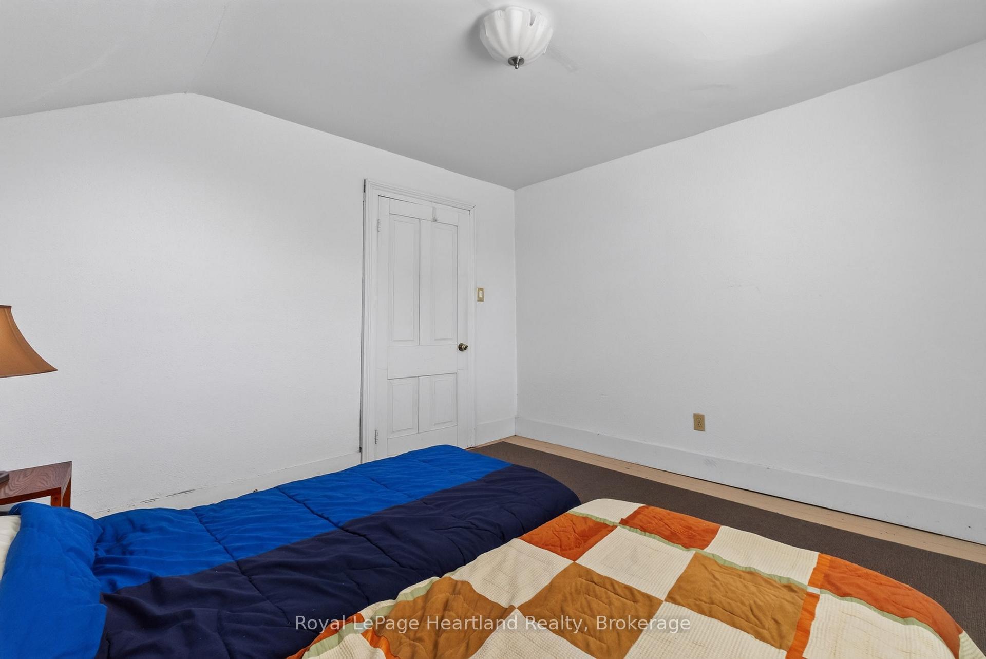 Photo 25 of 18 Nelson Street E, Goderich, Goderich (Town) — HOMEH