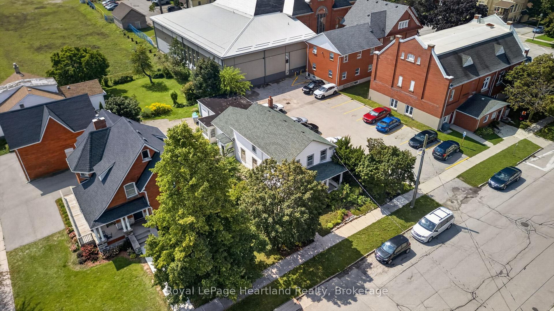 Photo 34 of 18 Nelson Street E, Goderich, Goderich (Town) — HOMEH