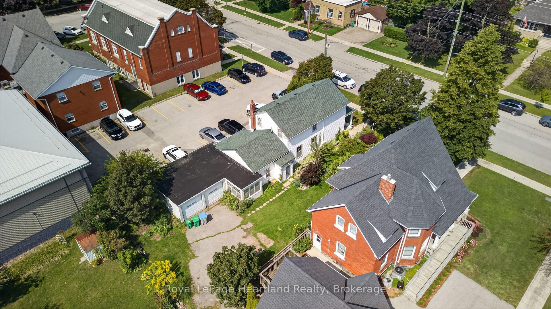Photo 35 of 18 Nelson Street E, Goderich, Goderich (Town) — HOMEH