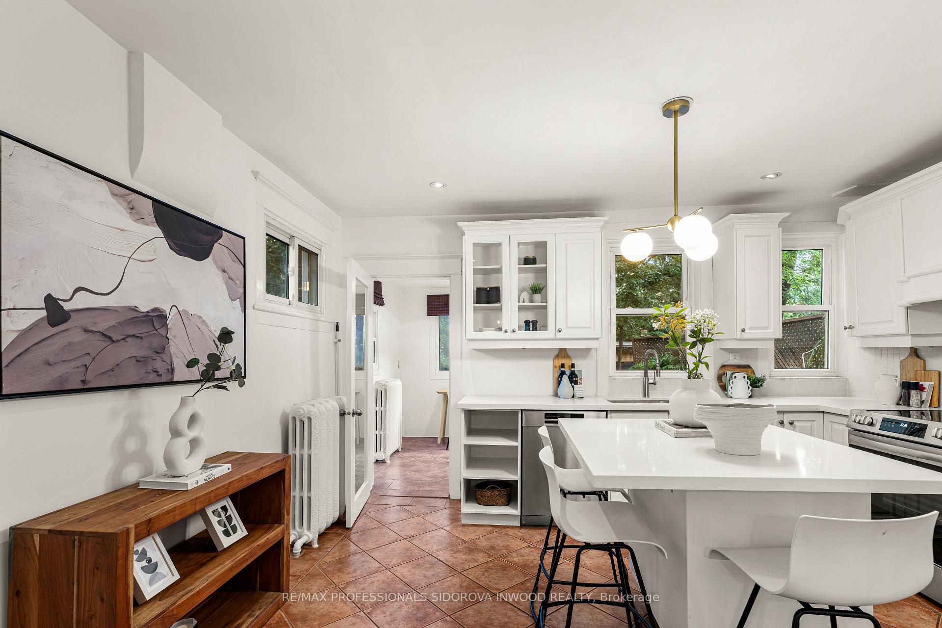 Photo 7 of 162 Oakmount Road, Toronto, High Park North — HOMEH