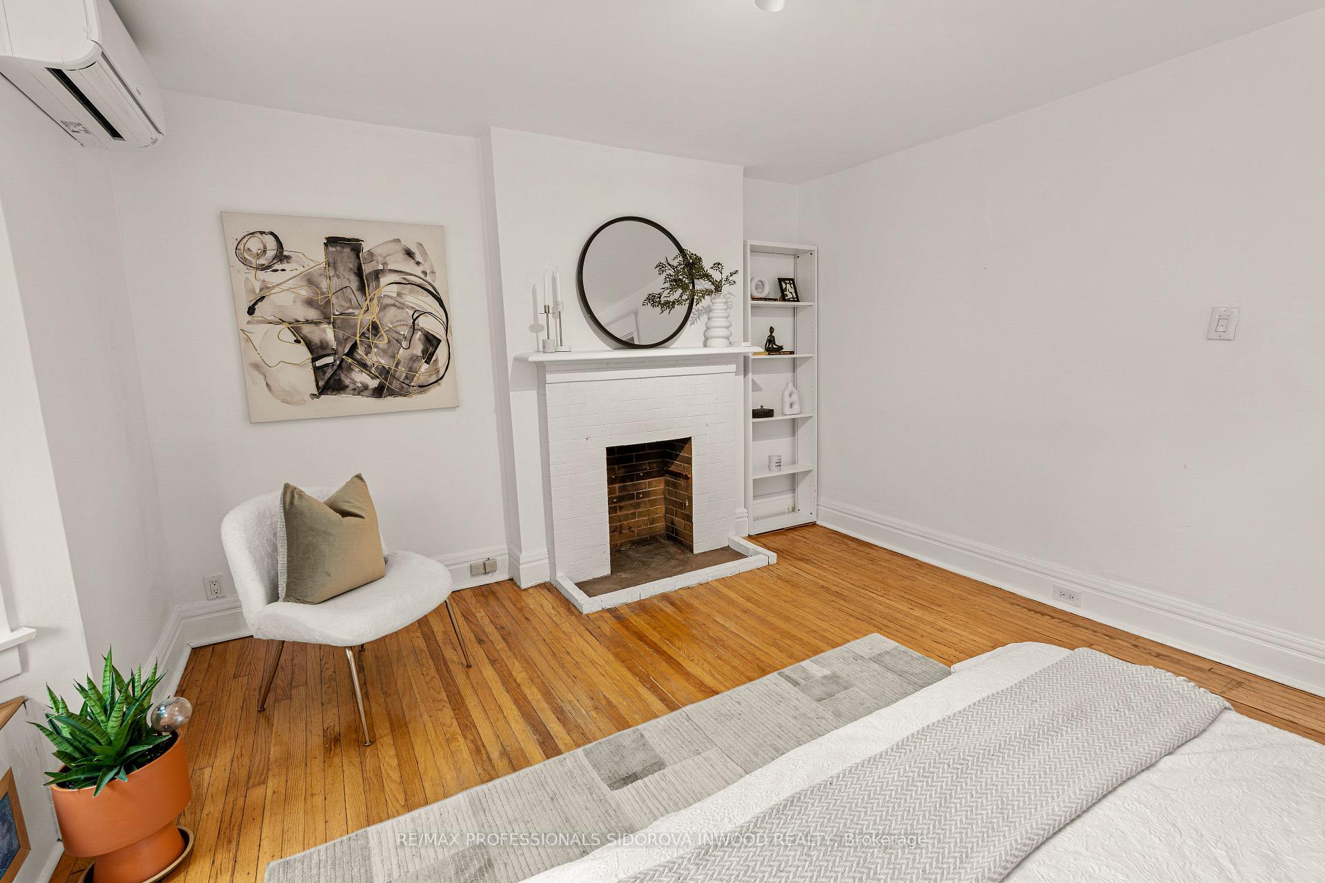 Photo 14 of 162 Oakmount Road, Toronto, High Park North — HOMEH