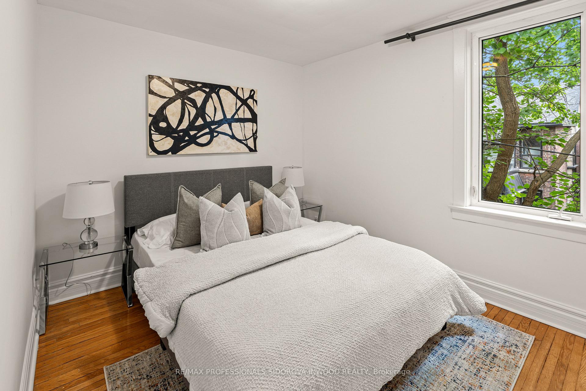 Photo 15 of 162 Oakmount Road, Toronto, High Park North — HOMEH