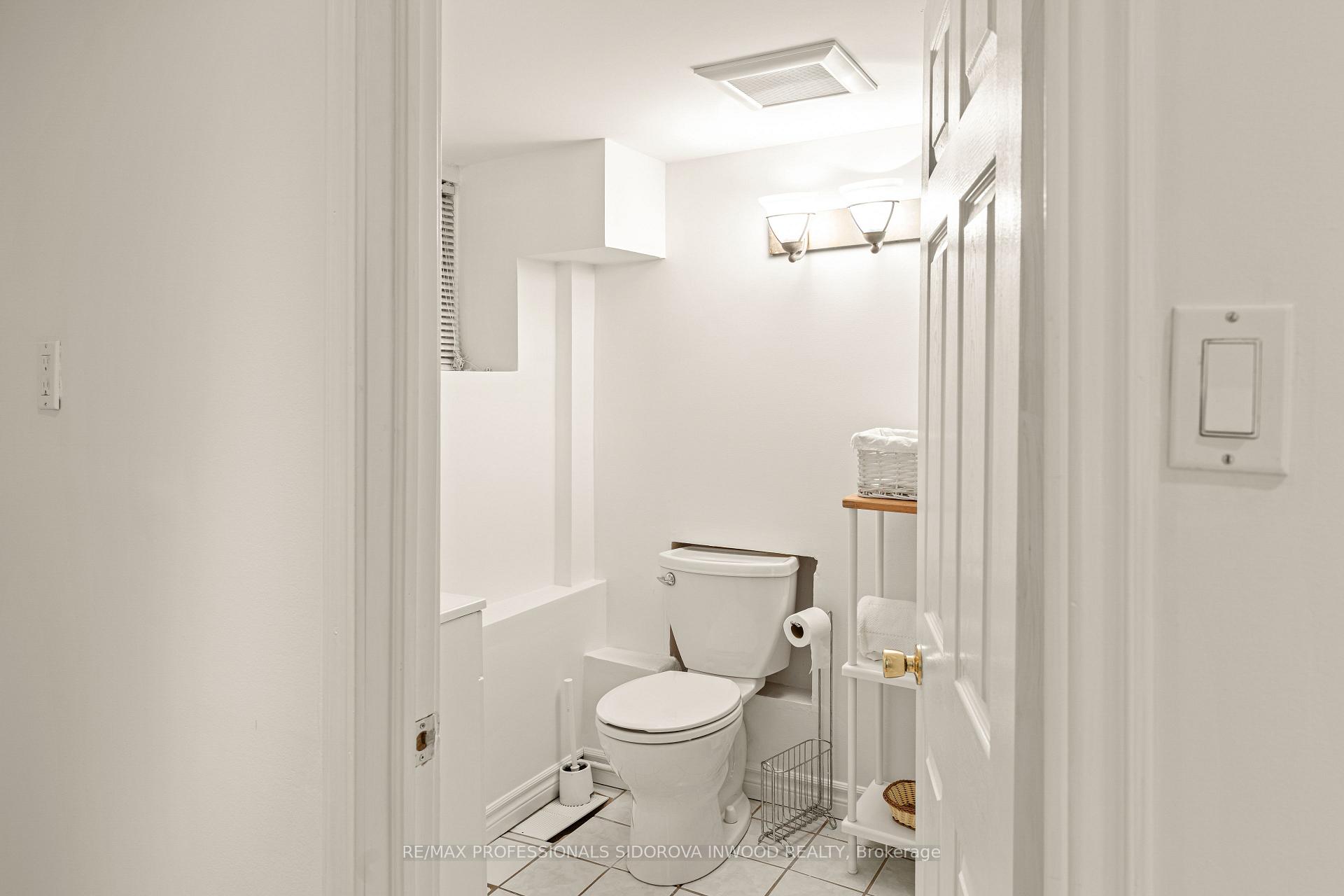 Photo 20 of 162 Oakmount Road, Toronto, High Park North — HOMEH
