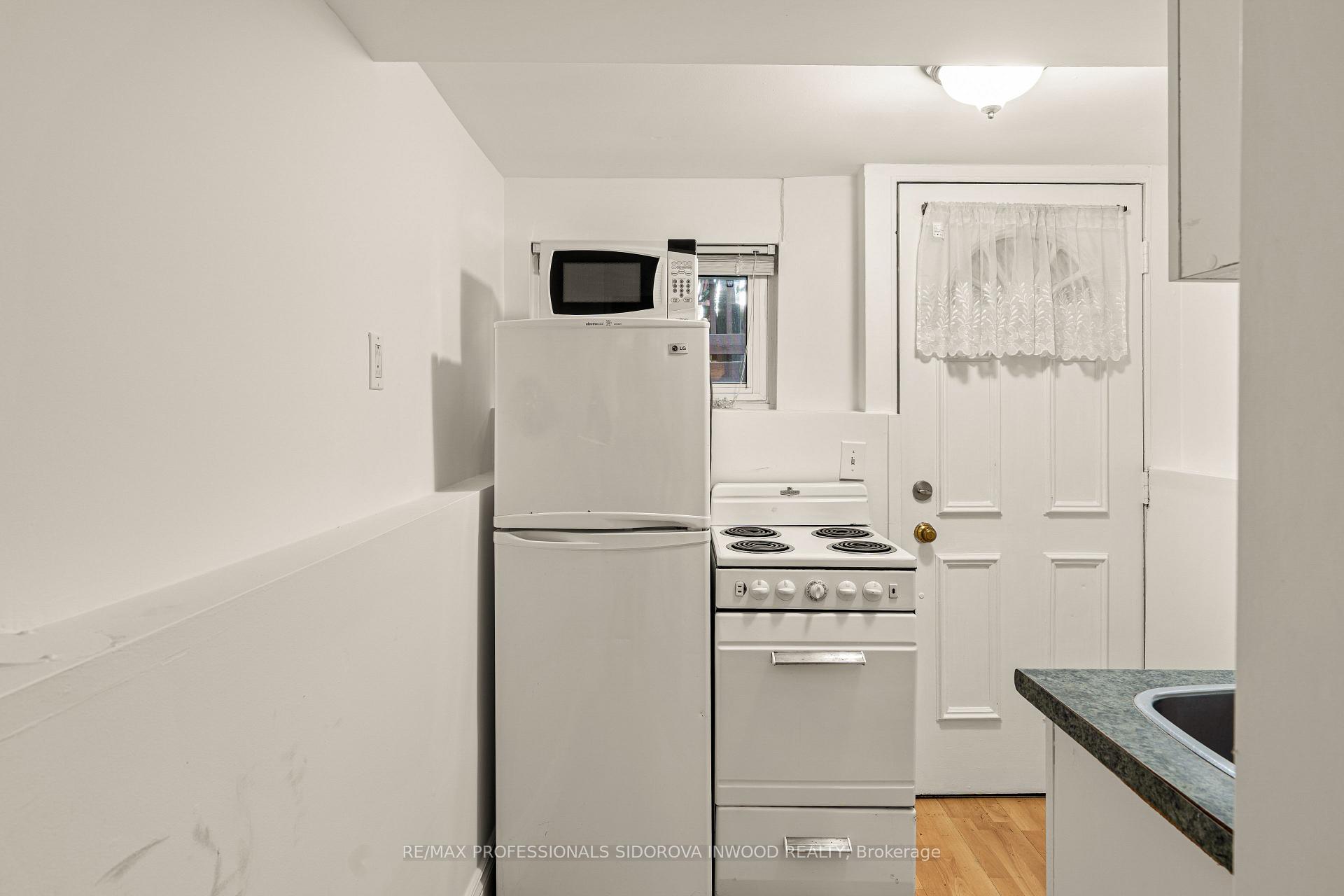 Photo 22 of 162 Oakmount Road, Toronto, High Park North — HOMEH