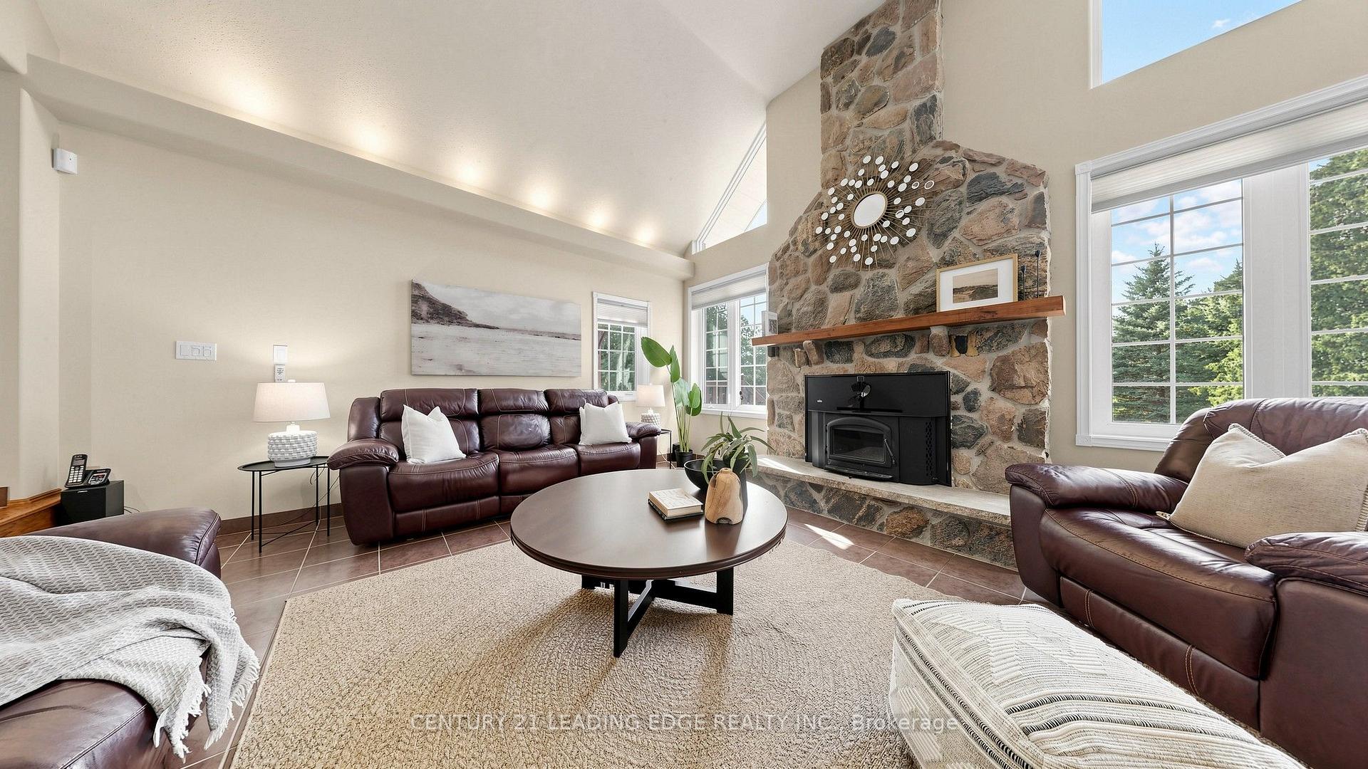 Photo 29 of 11 Rodeo Drive, Kawartha Lakes, Fenelon Falls — HOMEH