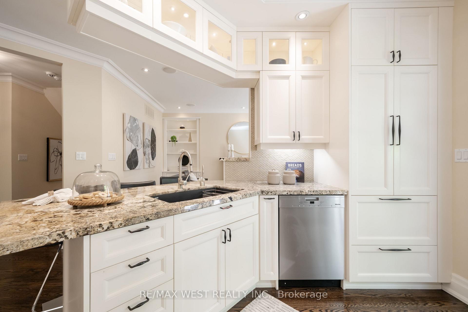 Photo 17 of 3 Castle Frank Road, Toronto, Rosedale-Moore Park — HOMEH