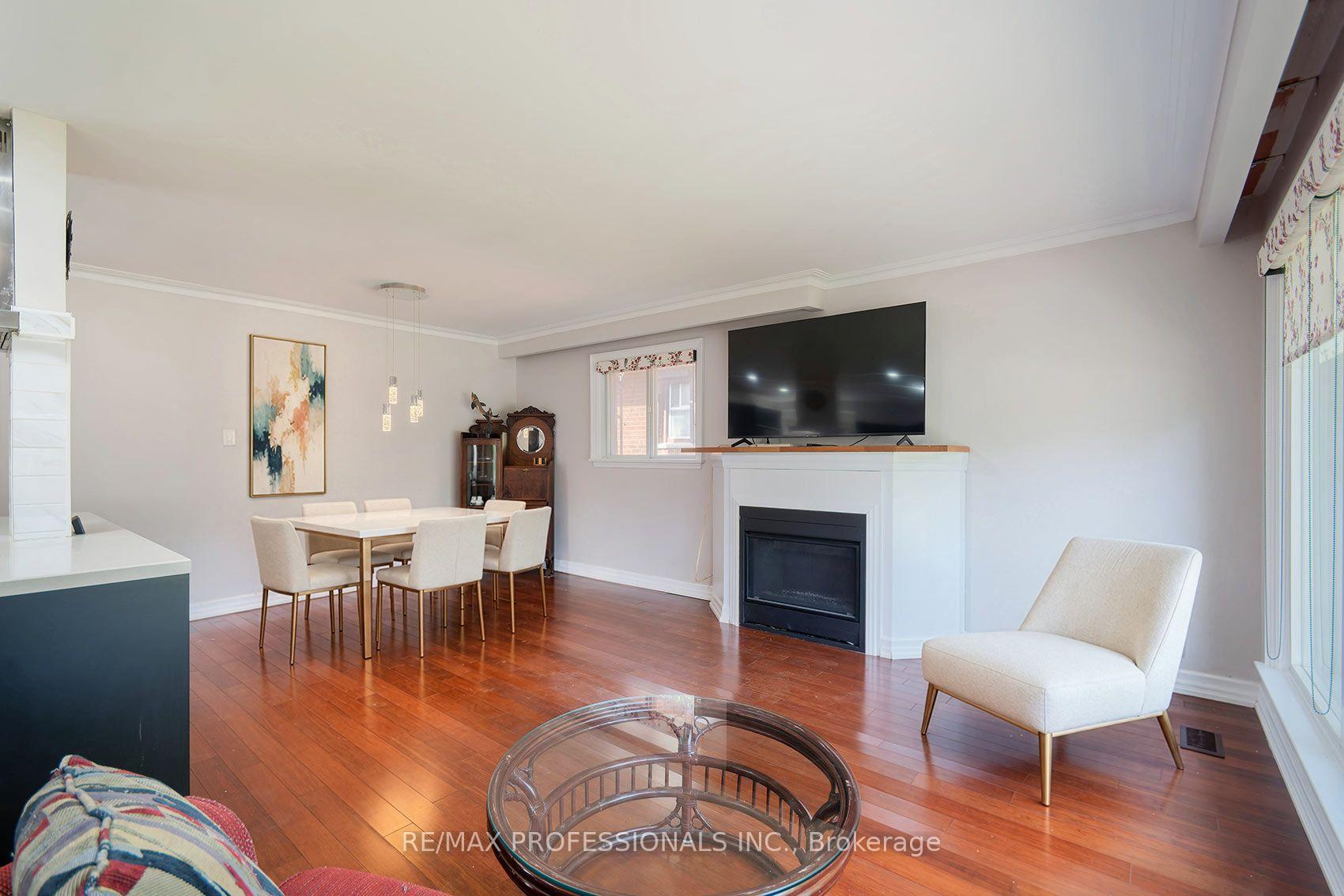Photo 7 of 1360 Lewisham Drive, Mississauga, Clarkson — HOMEH