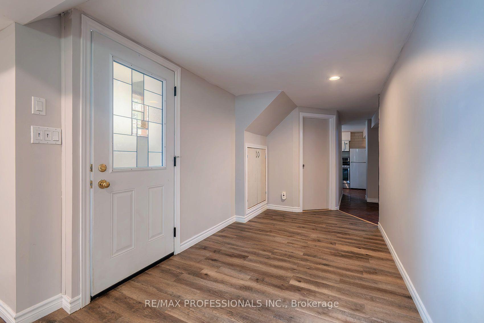 Photo 21 of 1360 Lewisham Drive, Mississauga, Clarkson — HOMEH