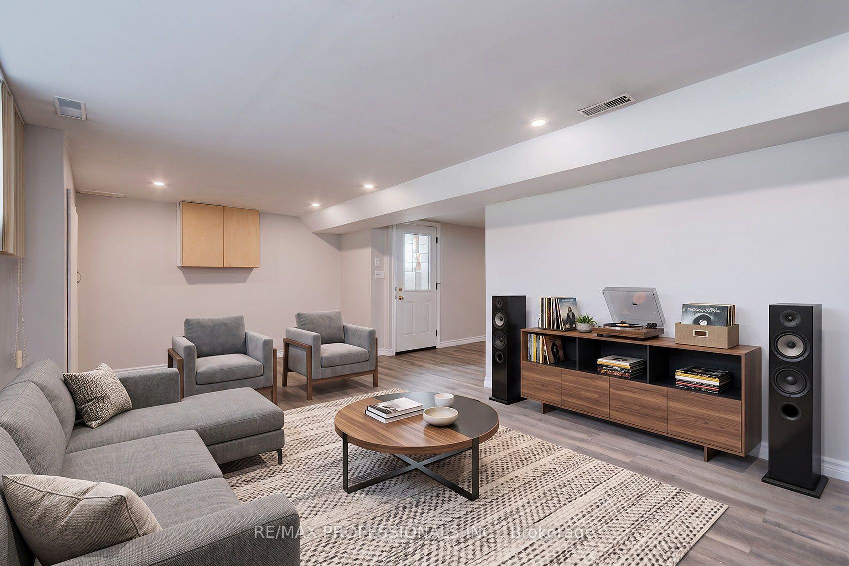 Photo 23 of 1360 Lewisham Drive, Mississauga, Clarkson — HOMEH
