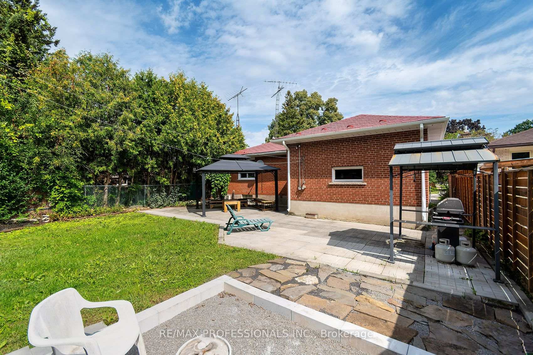 Photo 31 of 1360 Lewisham Drive, Mississauga, Clarkson — HOMEH