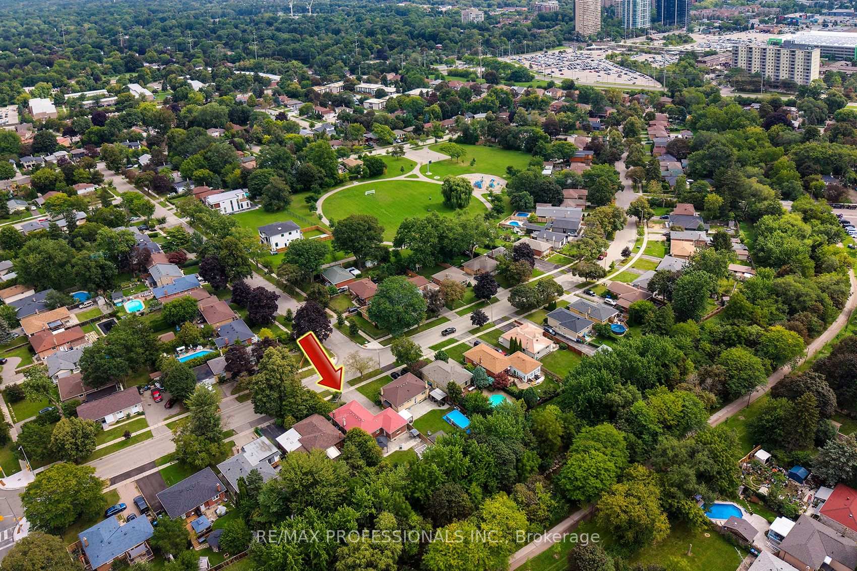 Photo 35 of 1360 Lewisham Drive, Mississauga, Clarkson — HOMEH