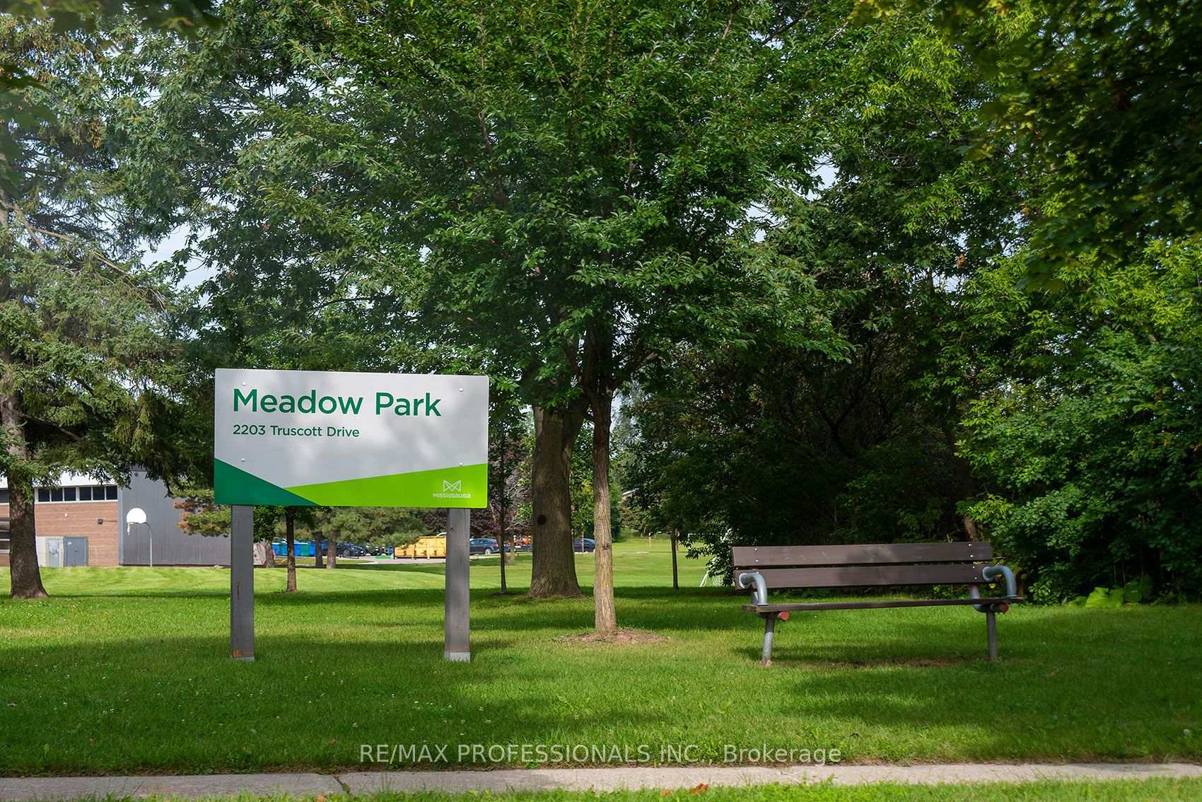 Photo 38 of 1360 Lewisham Drive, Mississauga, Clarkson — HOMEH