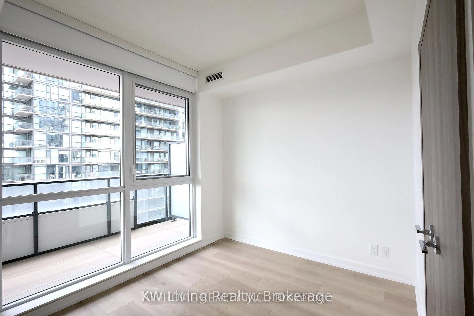 Photo 14 of Unit 1905, 38 Widmer Street, Toronto, Waterfront Communities — HOMEH