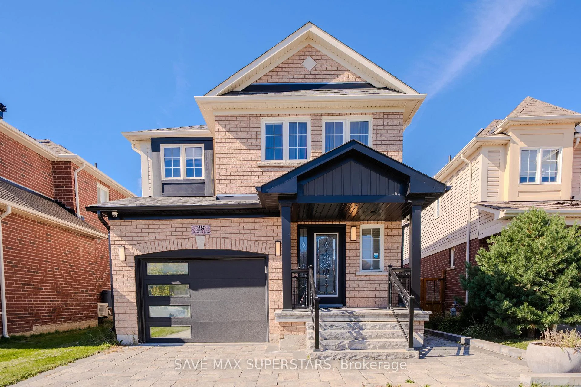 Photo 4 of 28 Versailles Crescent, Barrie, Innis-Shore — HOMEH