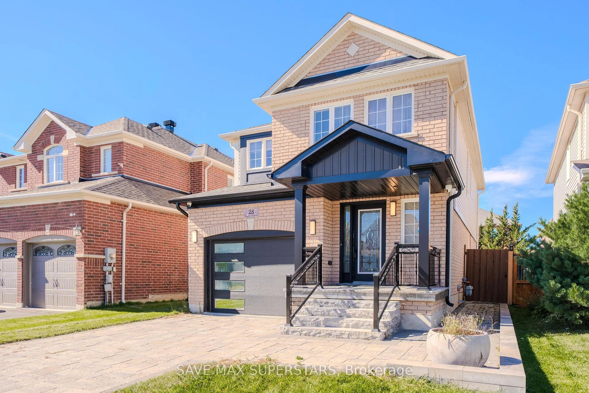 Photo 5 of 28 Versailles Crescent, Barrie, Innis-Shore — HOMEH