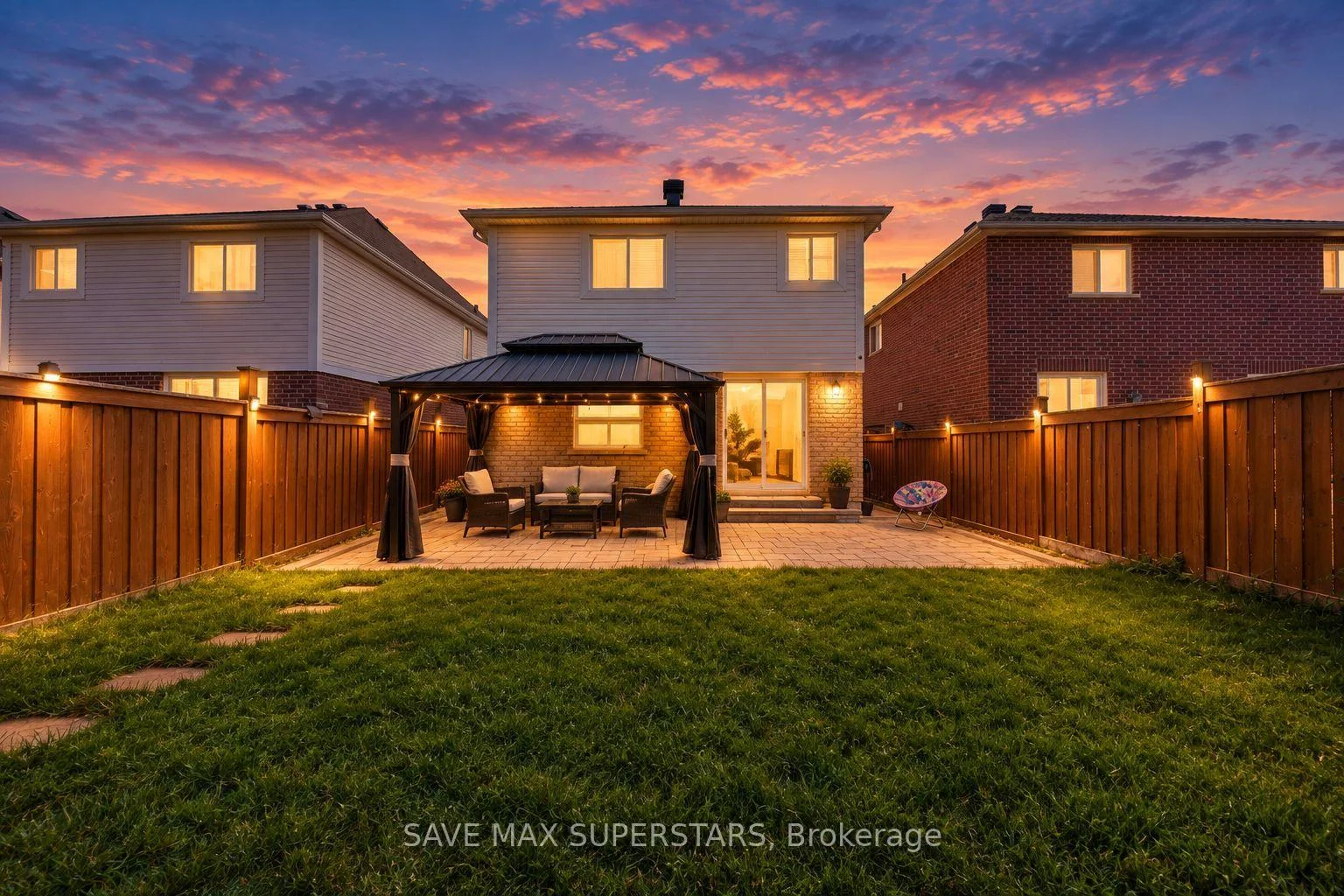 Photo 10 of 28 Versailles Crescent, Barrie, Innis-Shore — HOMEH