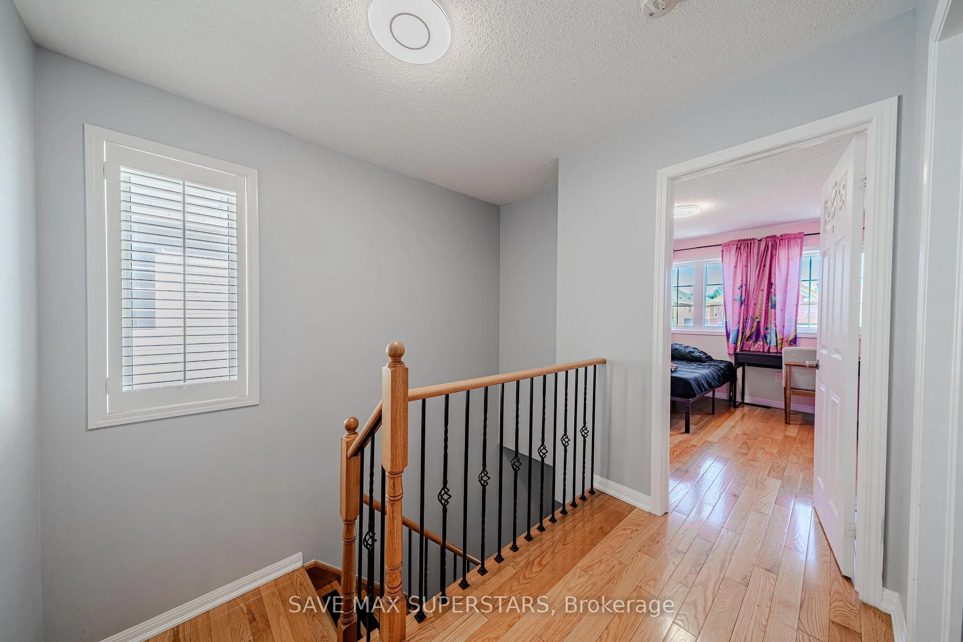 Photo 25 of 28 Versailles Crescent, Barrie, Innis-Shore — HOMEH