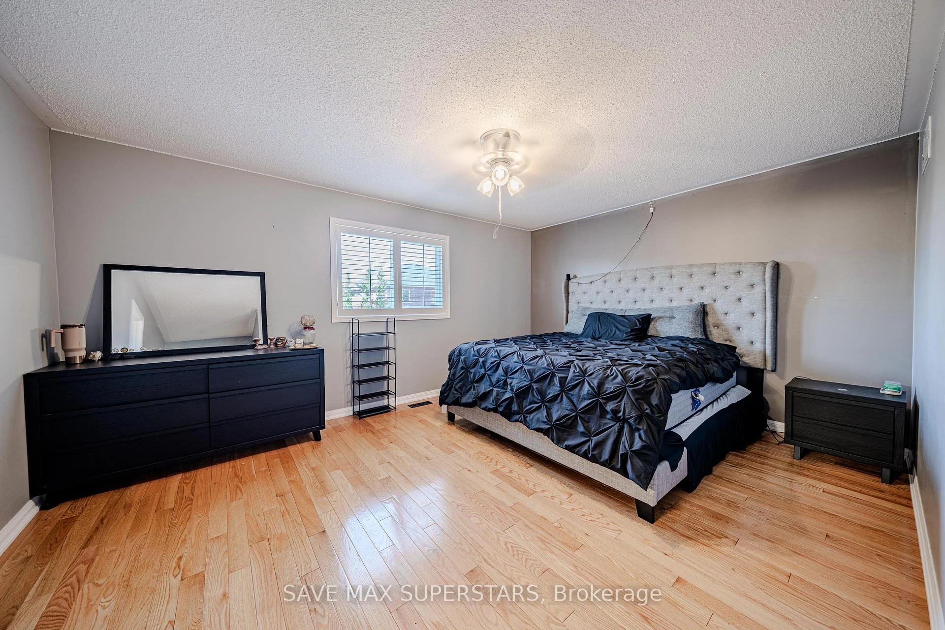 Photo 27 of 28 Versailles Crescent, Barrie, Innis-Shore — HOMEH
