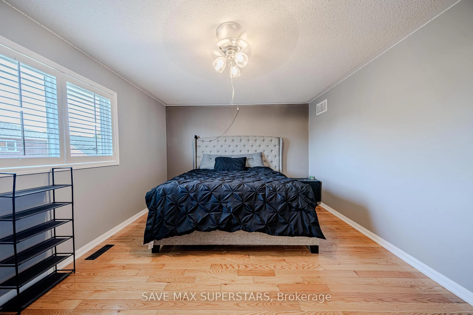 Photo 28 of 28 Versailles Crescent, Barrie, Innis-Shore — HOMEH