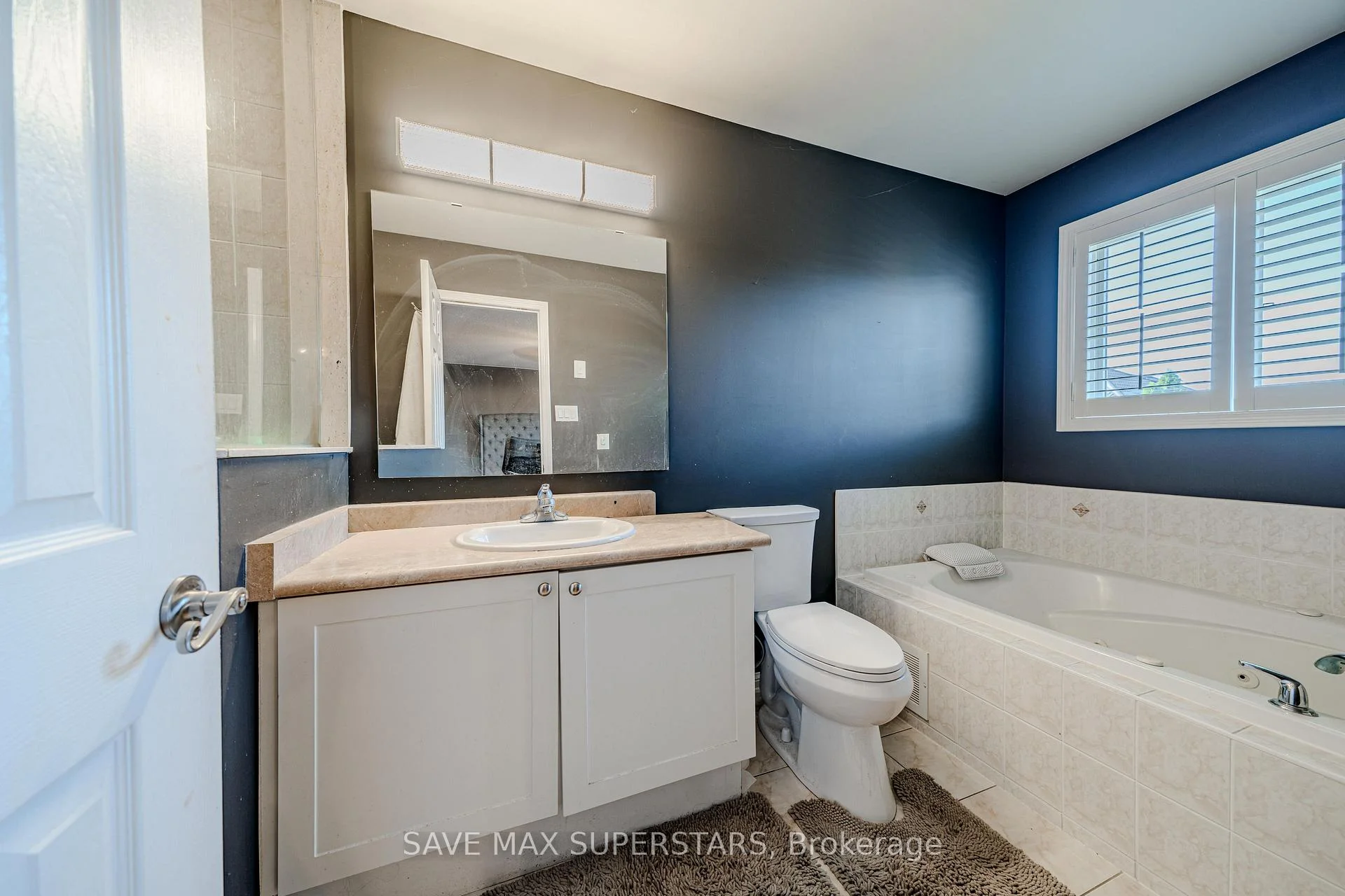 Photo 30 of 28 Versailles Crescent, Barrie, Innis-Shore — HOMEH