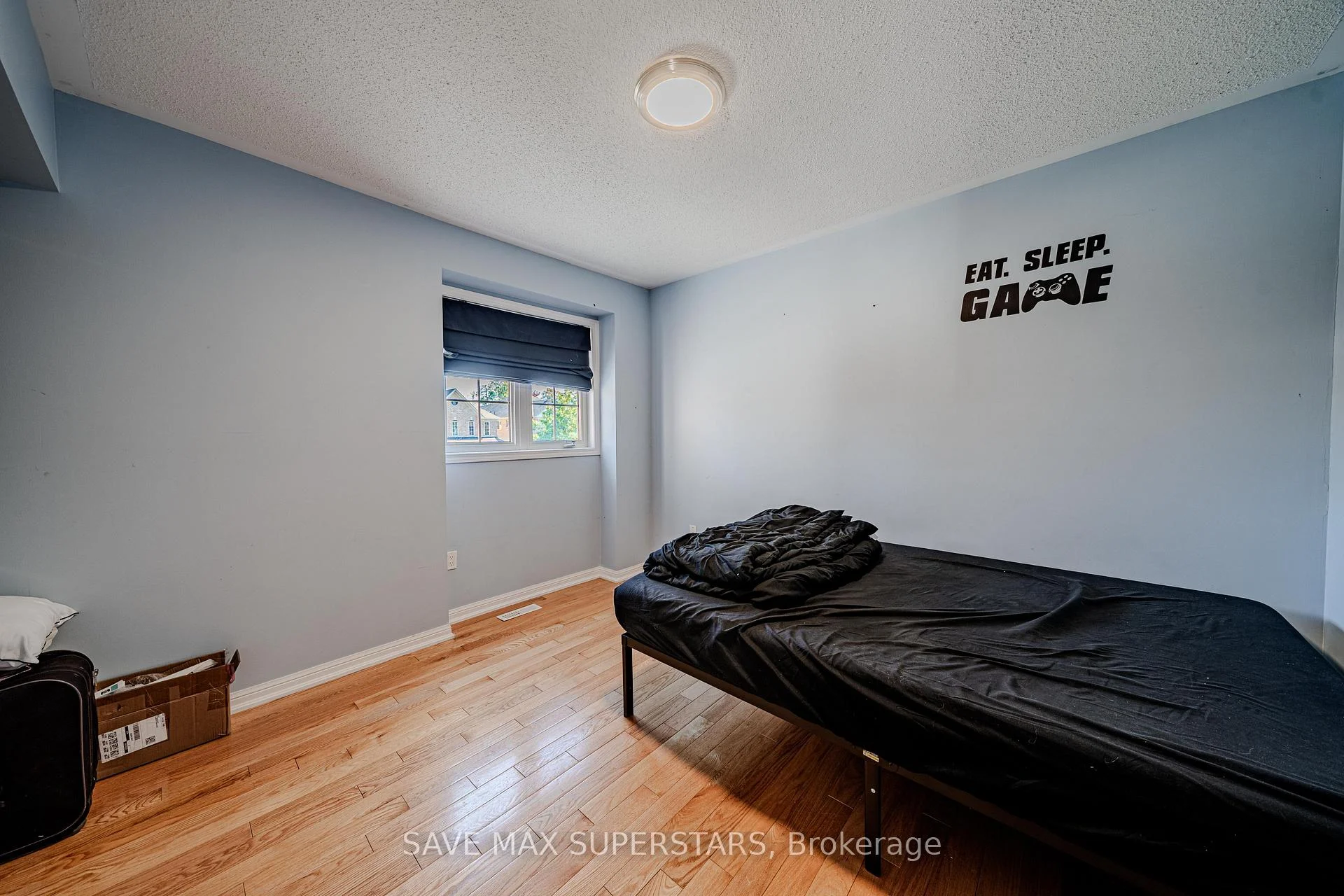 Photo 35 of 28 Versailles Crescent, Barrie, Innis-Shore — HOMEH