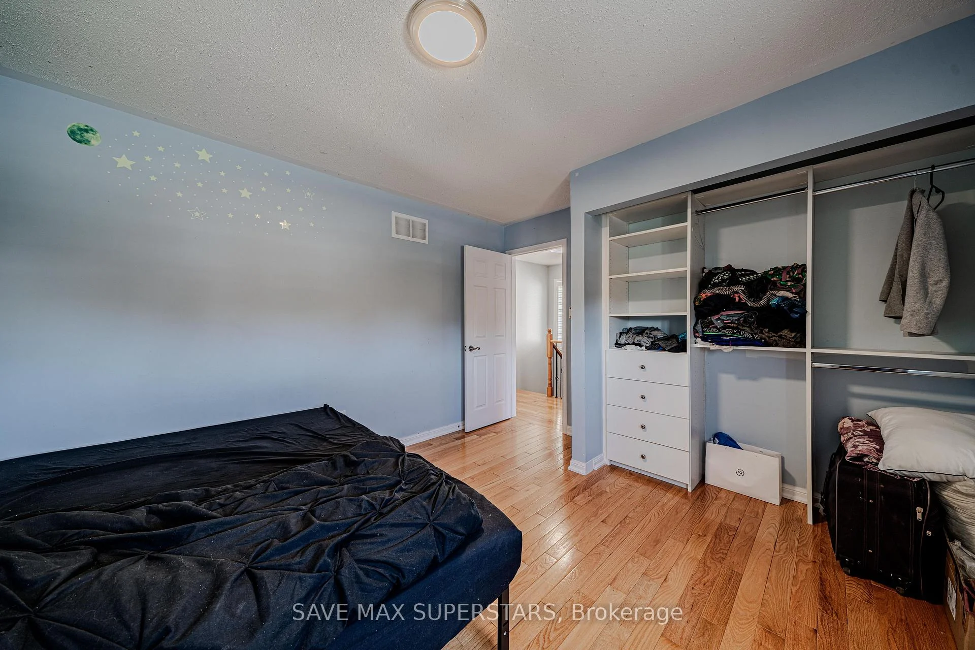Photo 37 of 28 Versailles Crescent, Barrie, Innis-Shore — HOMEH