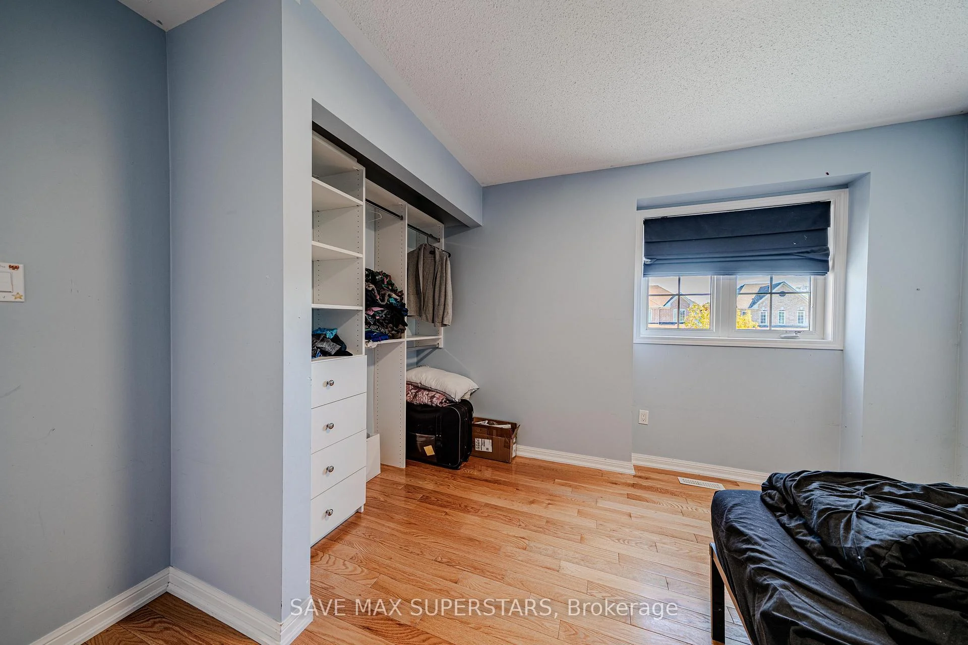 Photo 38 of 28 Versailles Crescent, Barrie, Innis-Shore — HOMEH